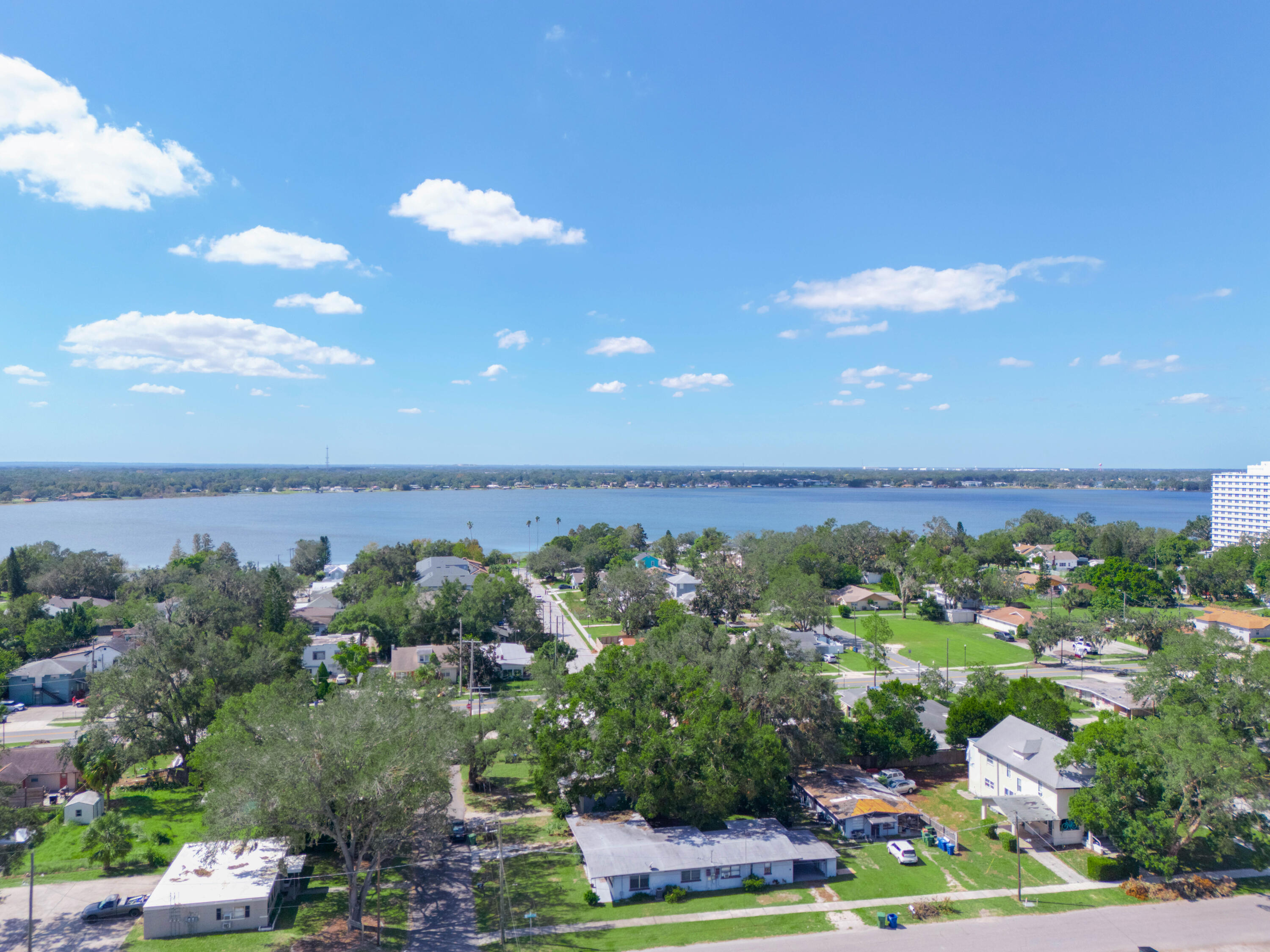 View details of listing 657 Ave C SW, Winter Haven, FL 33880 Winter Haven with MLS#