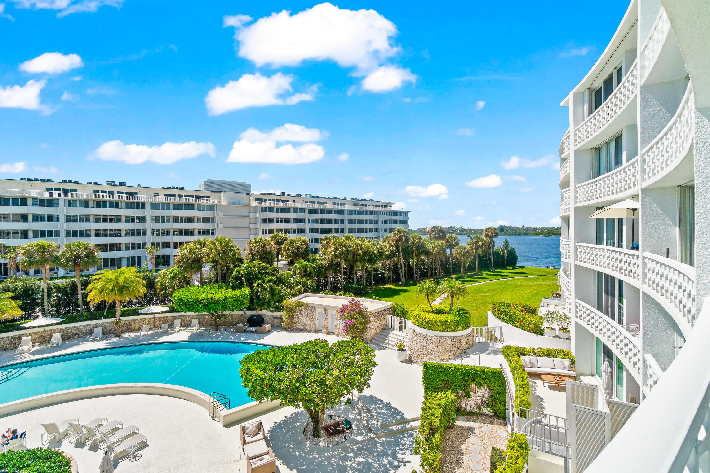 View details of listing 2760 S Ocean Boulevard 313, Palm Beach, FL 33480 Palm Beach with MLS#