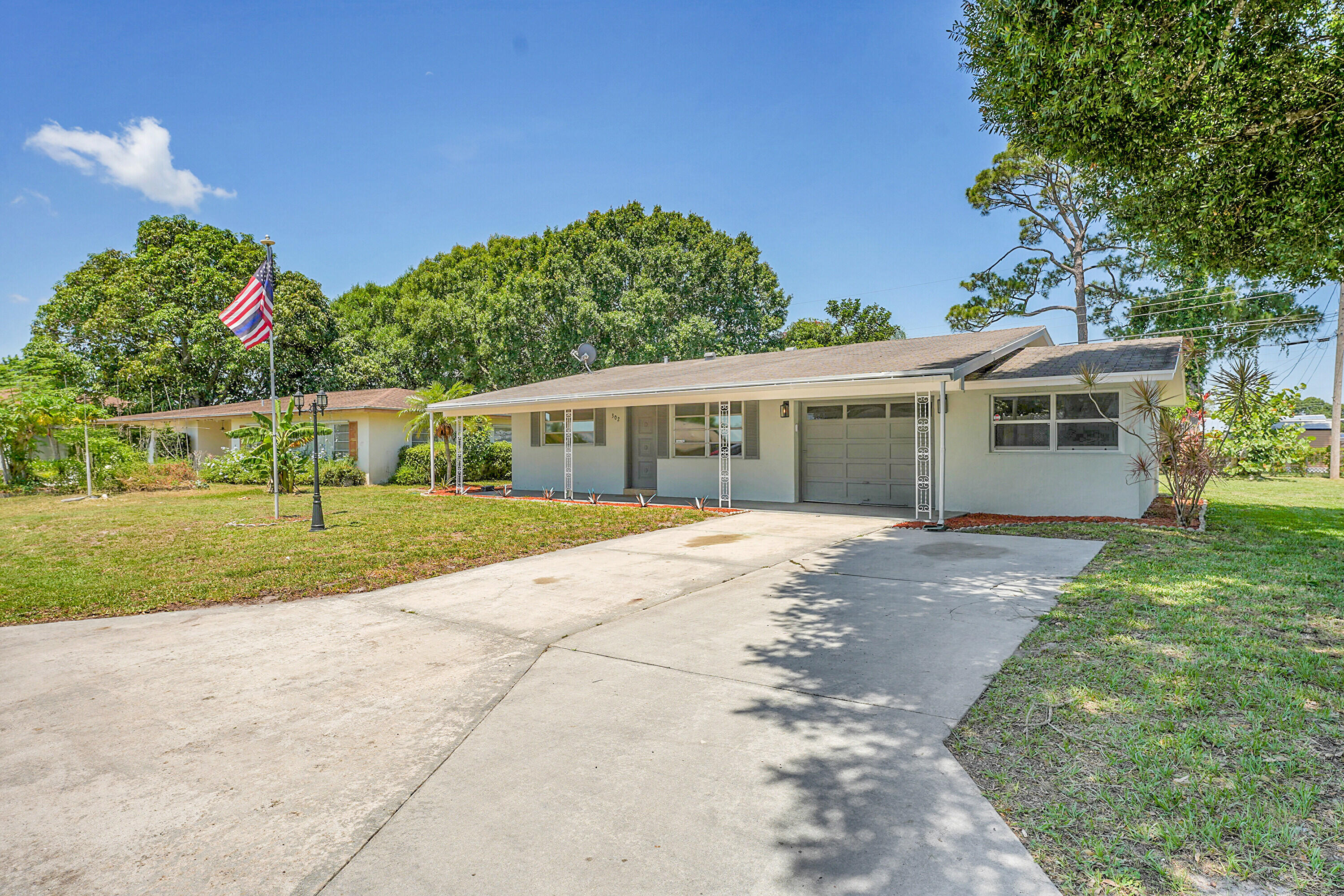 View details of listing 302 W Arbor Avenue, Port St. Lucie, FL 34952 Port St. Lucie with MLS# 