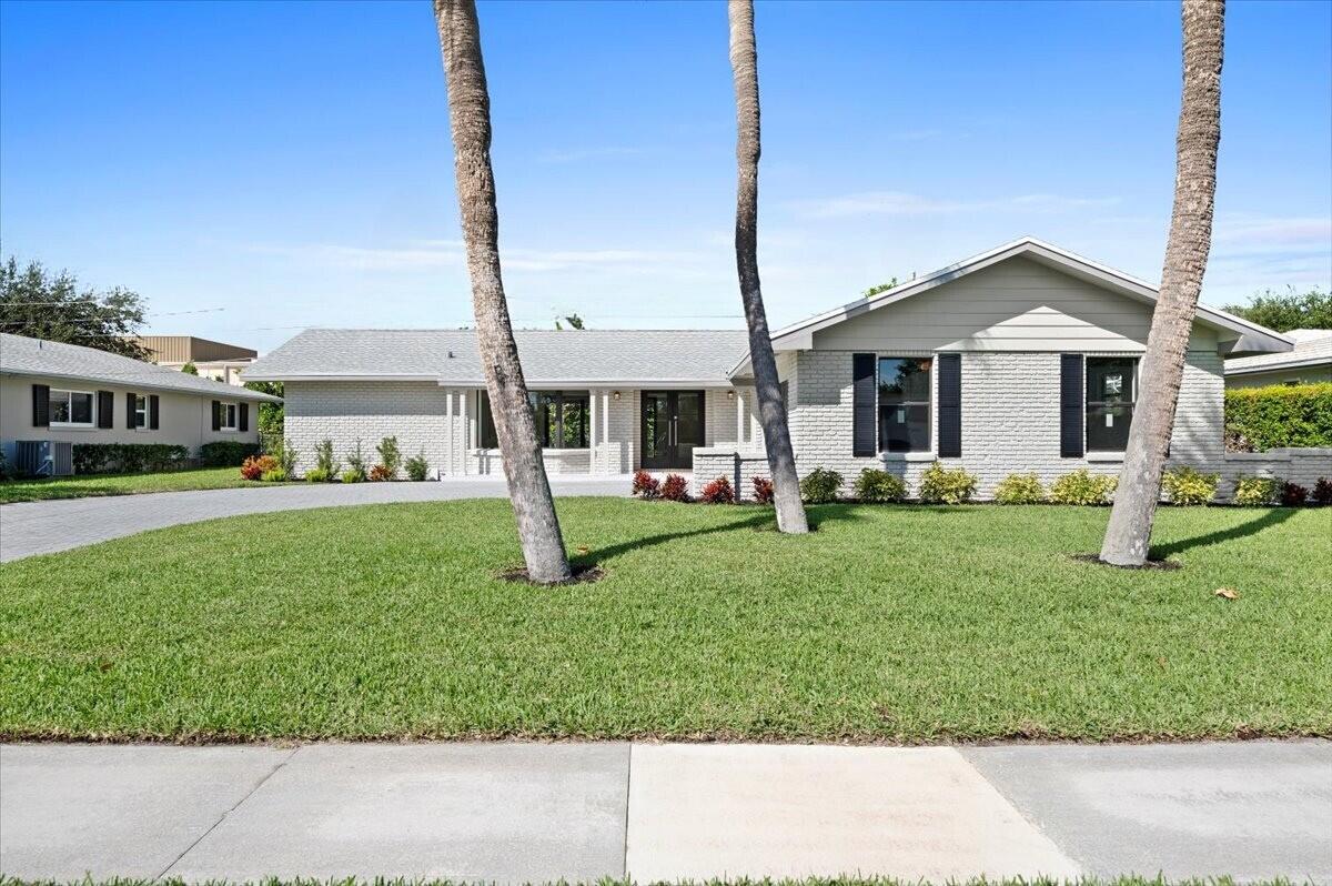 View details of listing 11569 Landing Place, North Palm Beach, FL 33408 North Palm Beach with MLS#