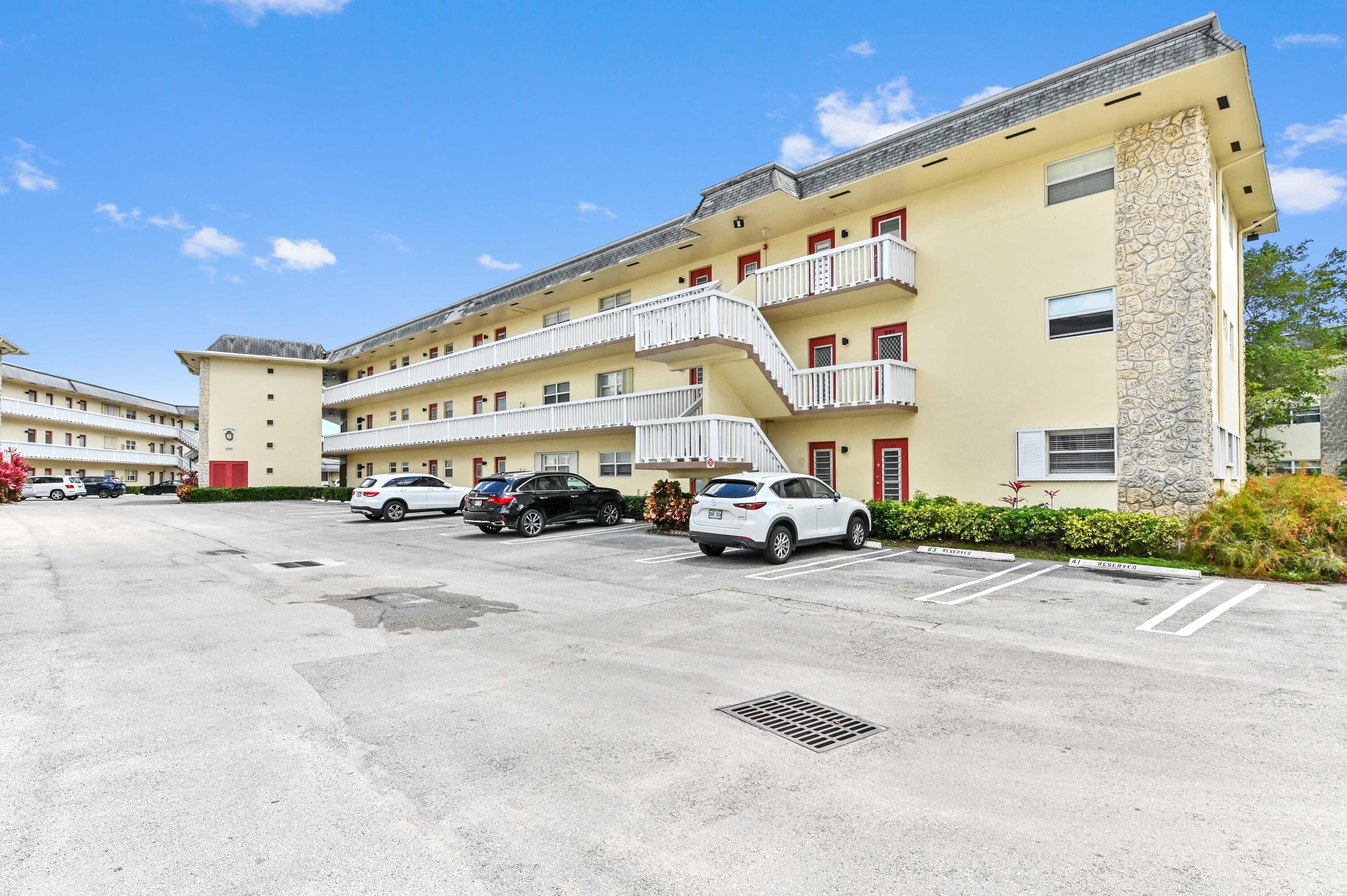 Listing  4321 NW 16th Street C302, Lauderhill, FL 33313, Lauderhill, FL 33313