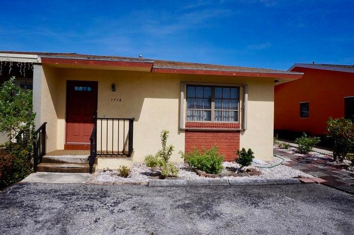 View details of listing 1716 Barton Court, Lake Worth Beach, FL 33460 Lake Worth Beach with MLS# 