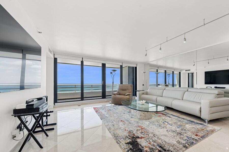 View details of listing 1400 S Ocean Boulevard 1004, Boca Raton, FL 33432 Boca Raton with MLS# 