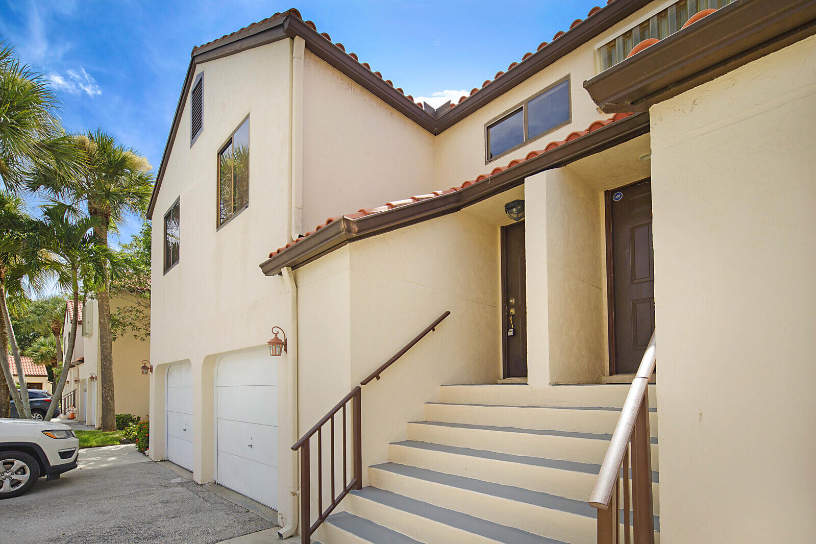 View details of listing 9 V&iacute;a De Casas Sur 203, Boynton Beach, FL 33426 Boynton Beach with MLS# 