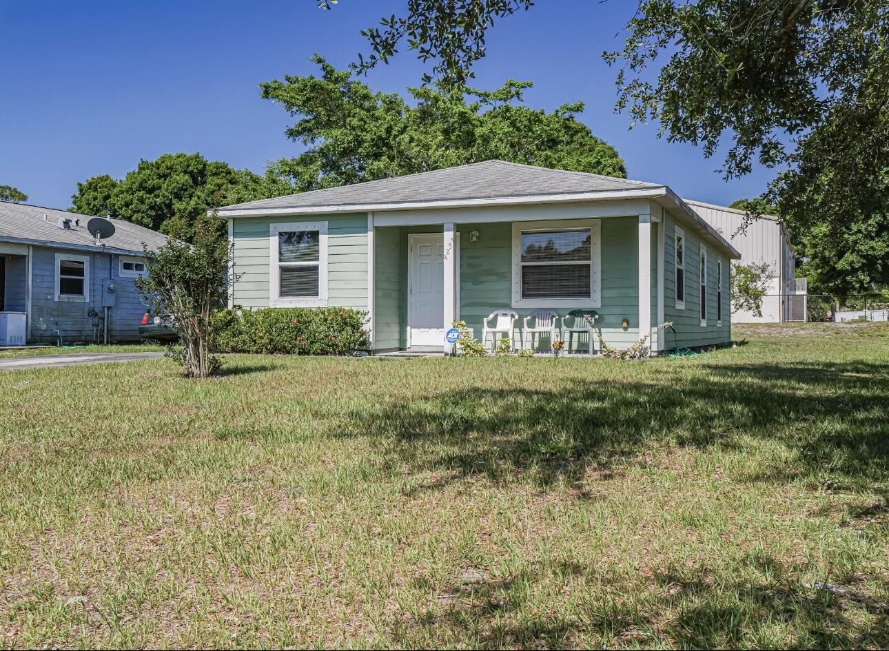 View details of listing 4257 36th Court, Vero Beach, FL 32967 Vero Beach with MLS#