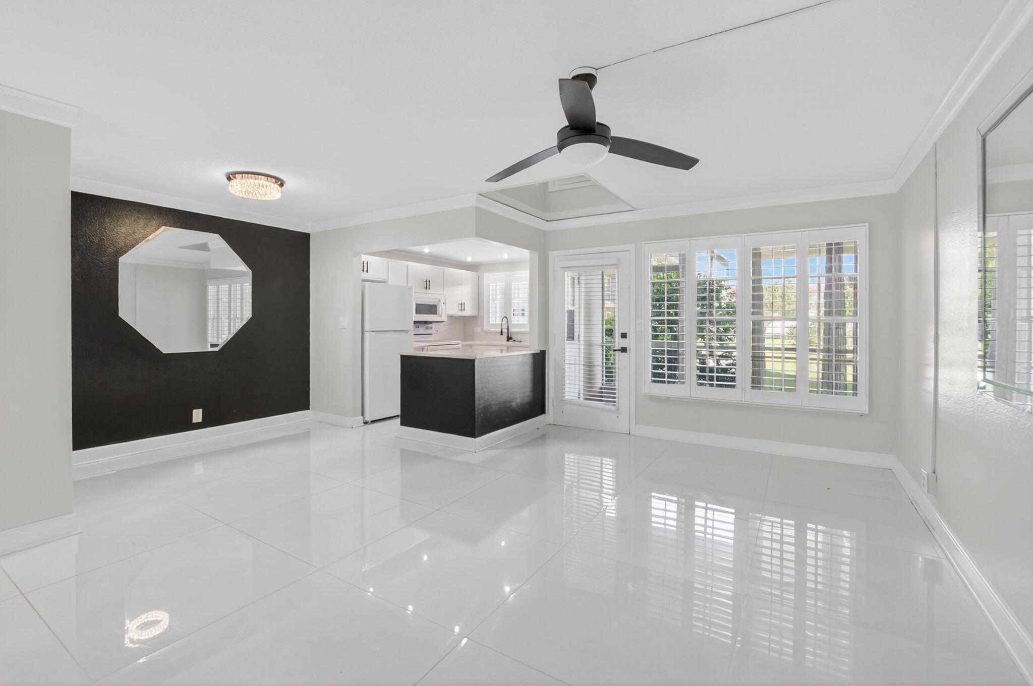 View details of listing 808 SE 7th Street 107, Deerfield Beach, FL 33441 Deerfield Beach with MLS# 