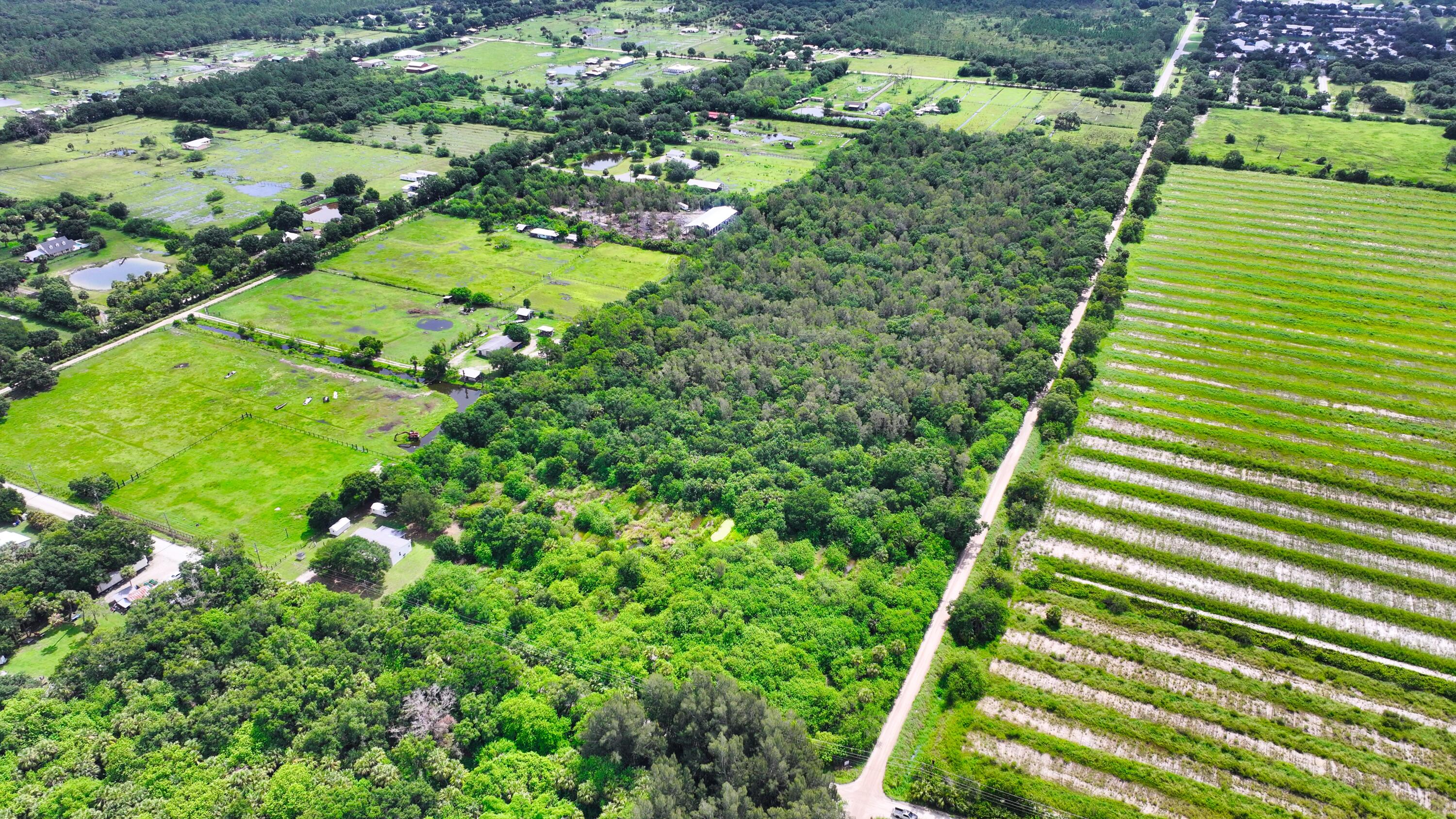 View details of listing 13420 101st Street, Fellsmere, FL 32948 Fellsmere with MLS# 