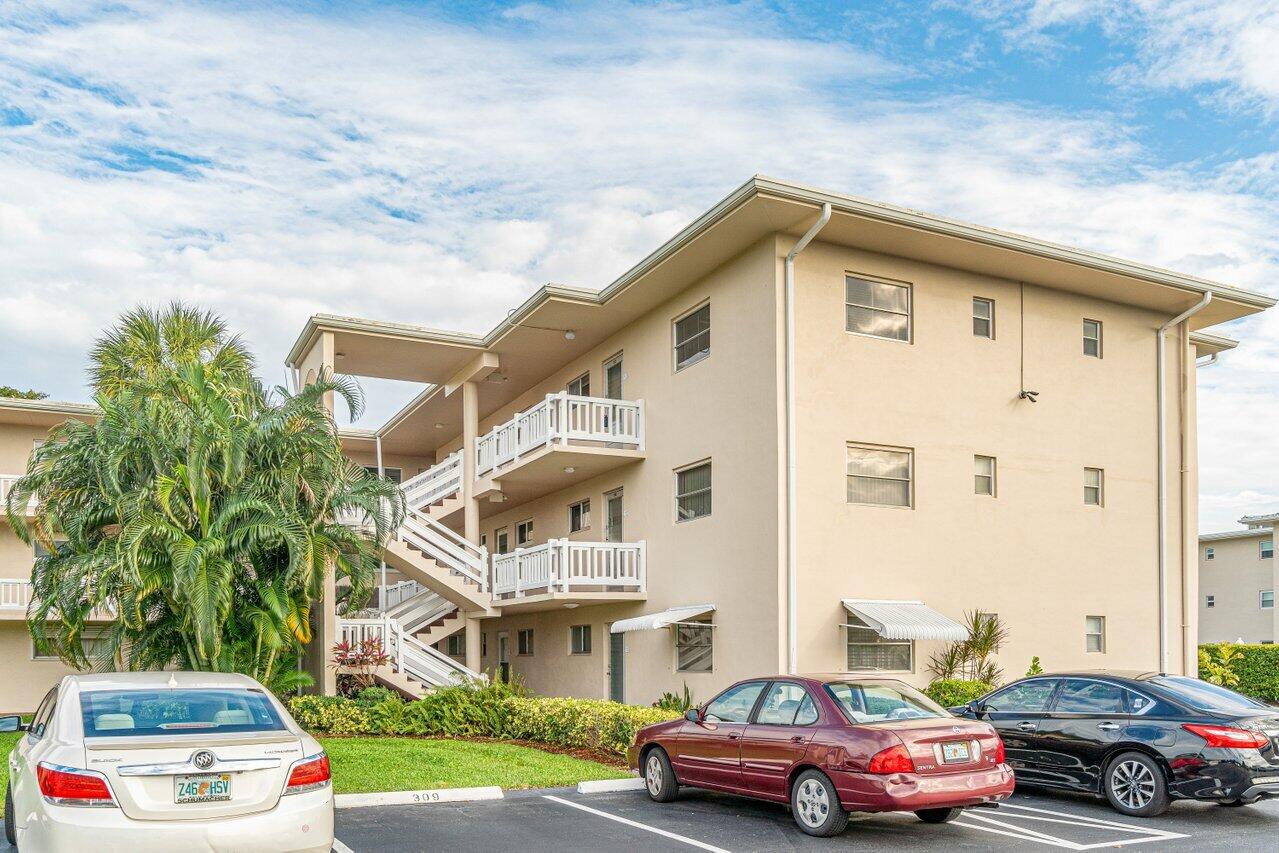 View details of listing 2855 S Garden Drive 211, Lake Worth, FL 33461 Lake Worth with MLS#