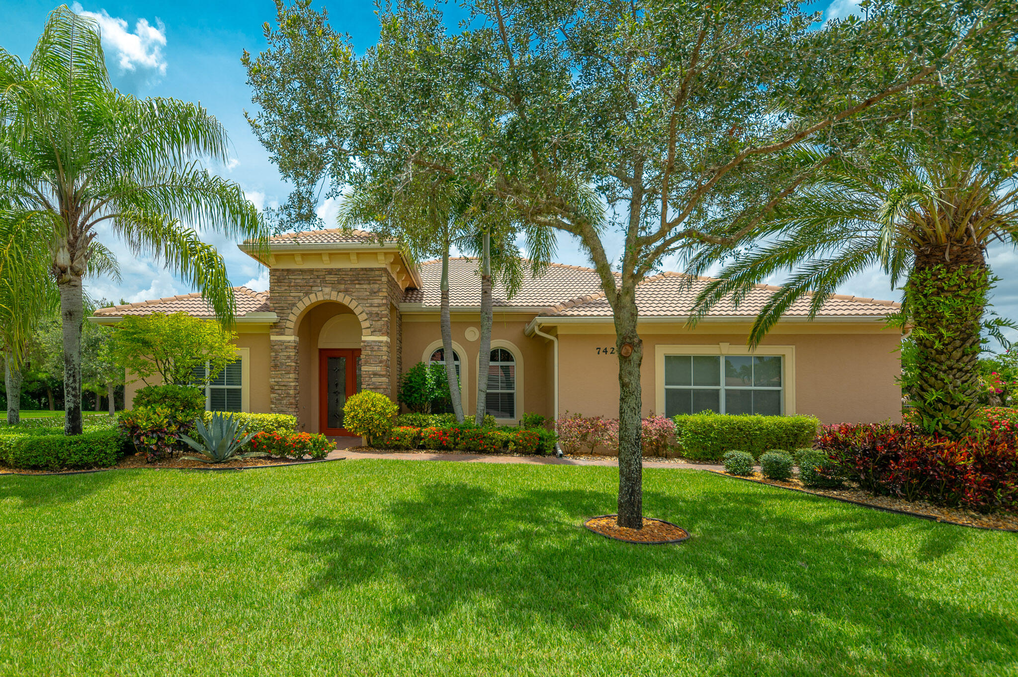 View details of listing 7422 SE Belle Maison Drive, Stuart, FL 34997 Stuart with MLS# 