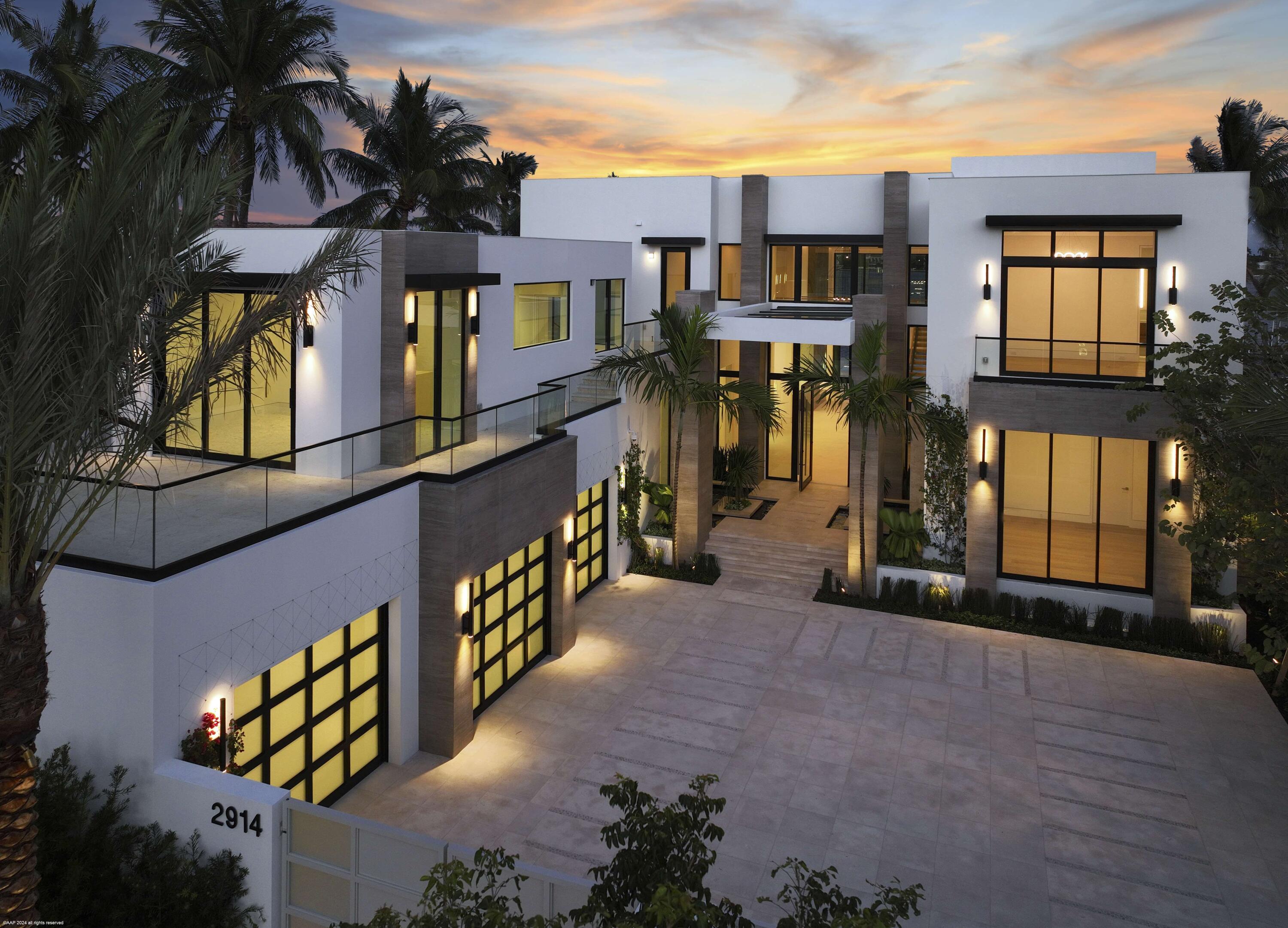View details of listing 2914 N Flagler Drive, West Palm Beach, FL 33407 West Palm Beach with MLS#