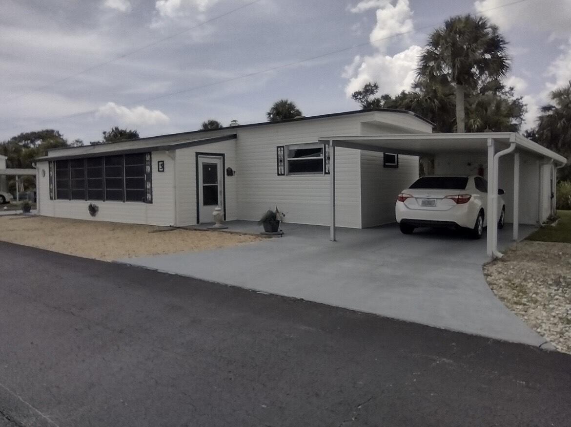 View details of listing 13827 S Indian River Drive 5, Jensen Beach, FL 34957 Jensen Beach with MLS#