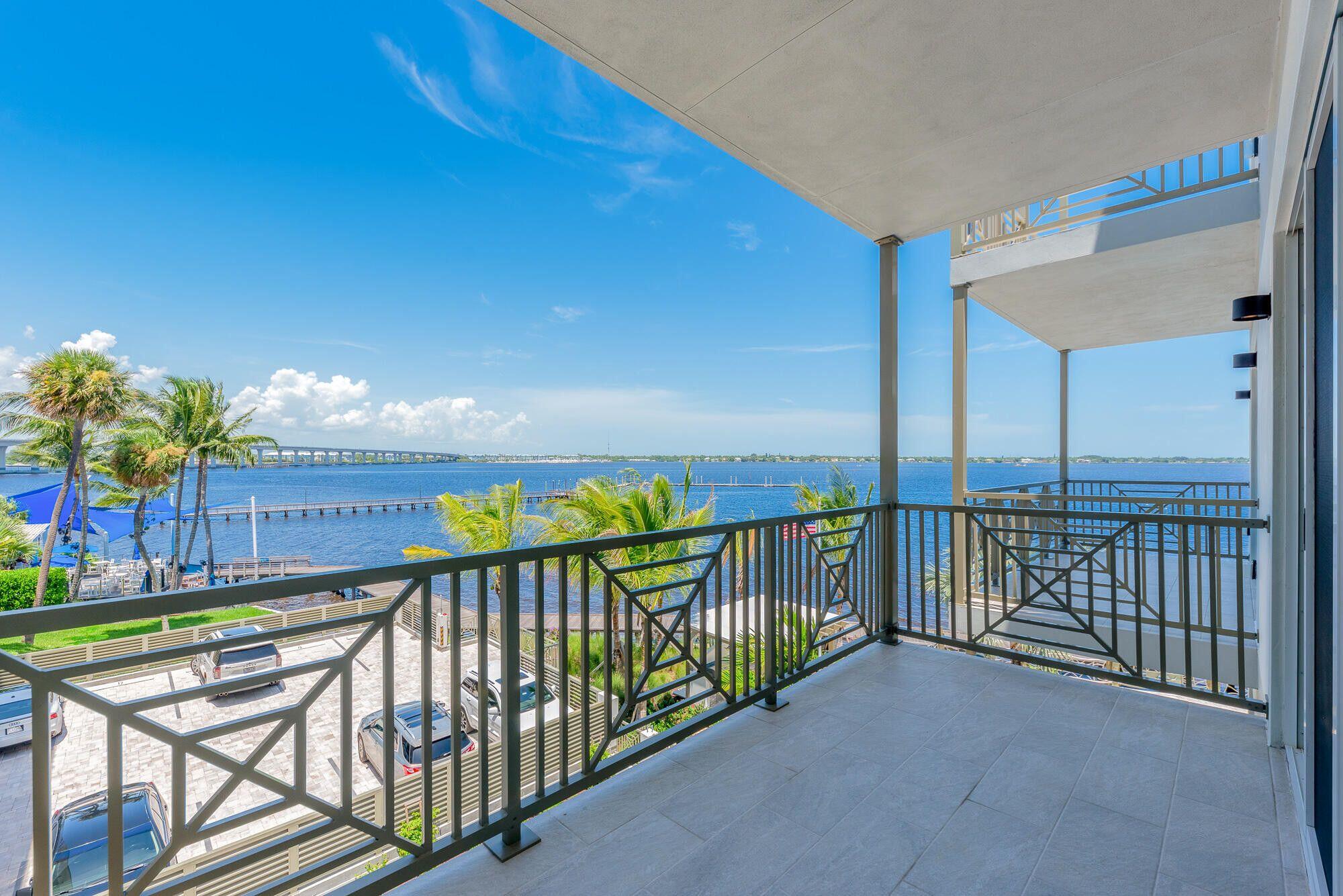View details of listing 41 SW Seminole Street 305, Stuart, FL 34994 Stuart with MLS#