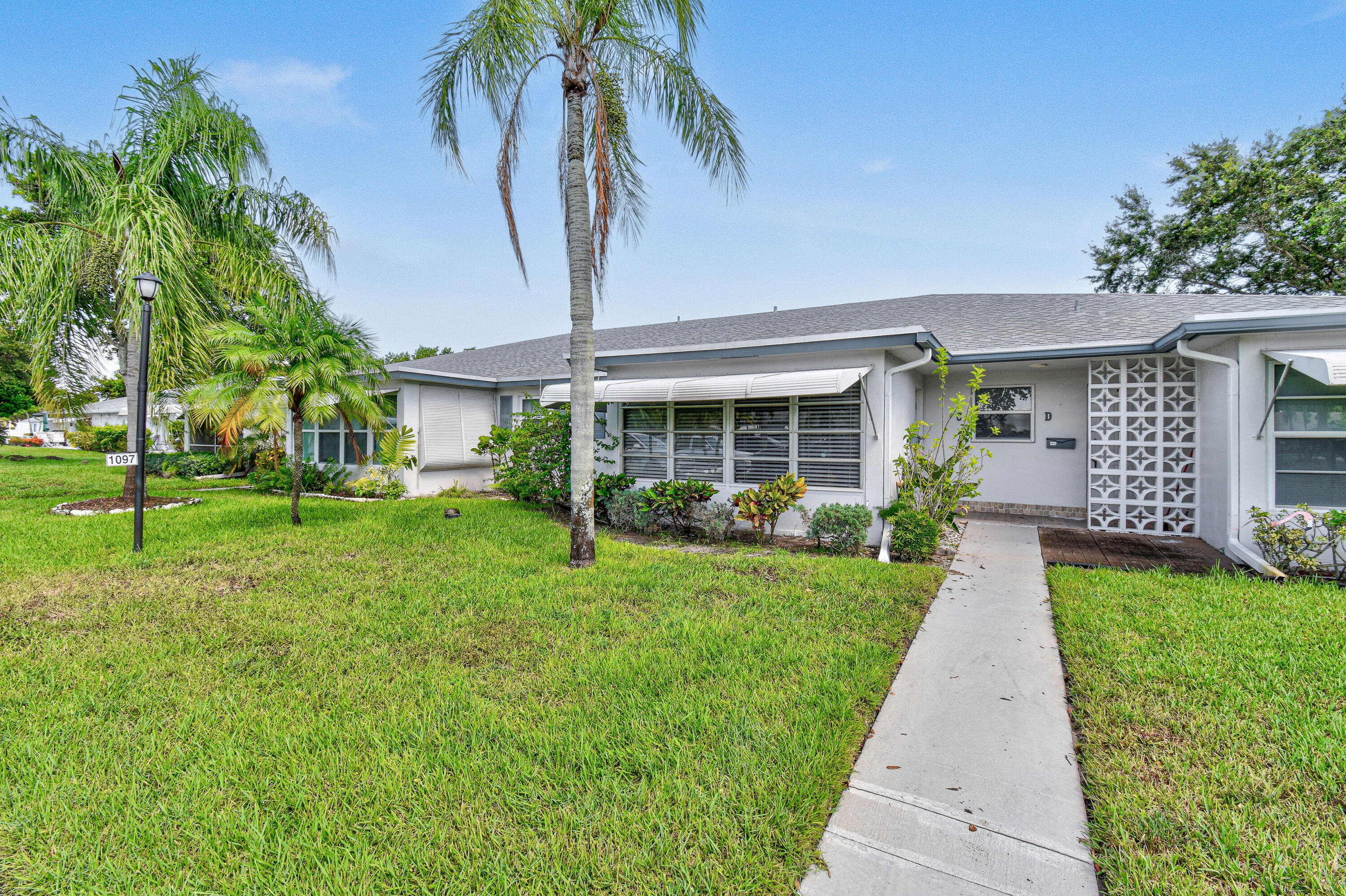 View details of listing 1097 Circle Terrace W C, Delray Beach, FL 33445 Delray Beach with MLS#