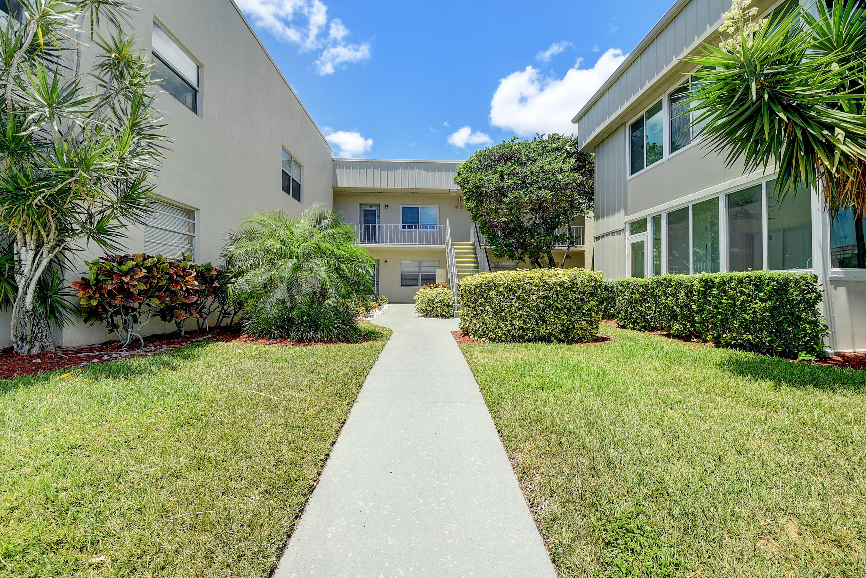 View details of listing 318 Monaco G G, Delray Beach, FL 33446 Delray Beach with MLS#