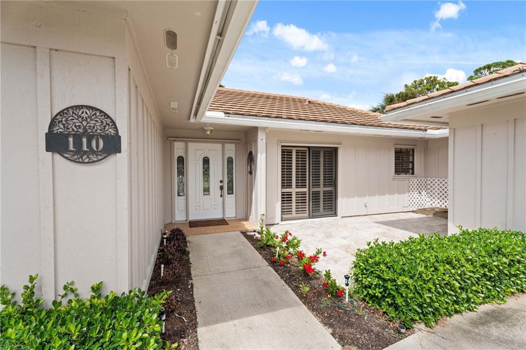 View details of listing 110 Prestwick Circle, Vero Beach, FL 32967 Vero Beach with MLS#