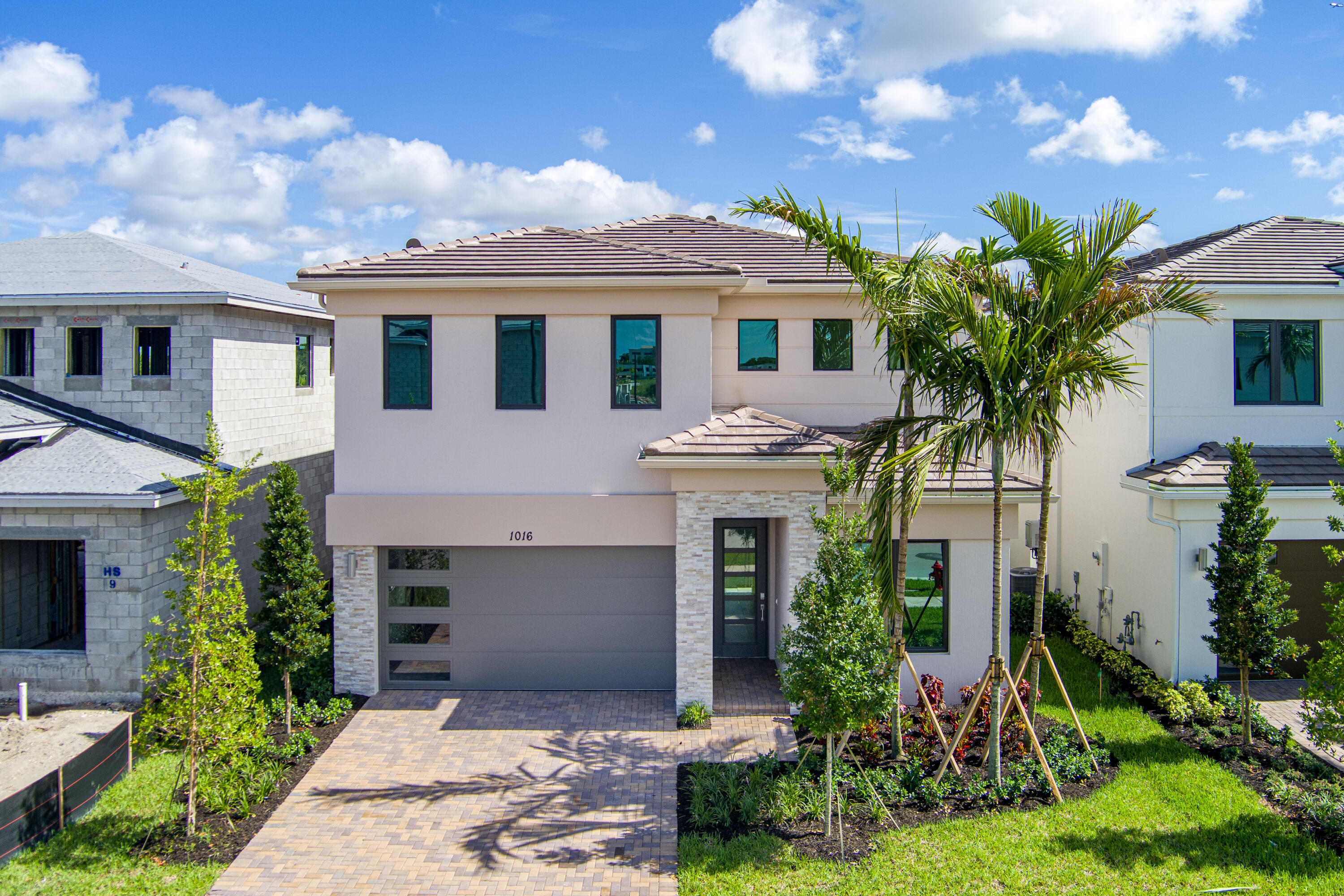 View details of listing 1016 Raleigh Way, Wellington, FL 33414 Wellington with MLS#