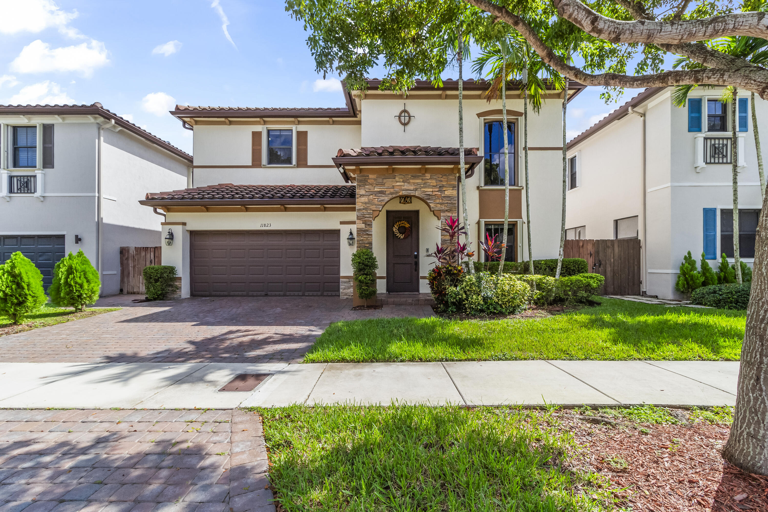 View details of listing 11823 SW 151st Place, Miami, FL 33196 Miami with MLS#