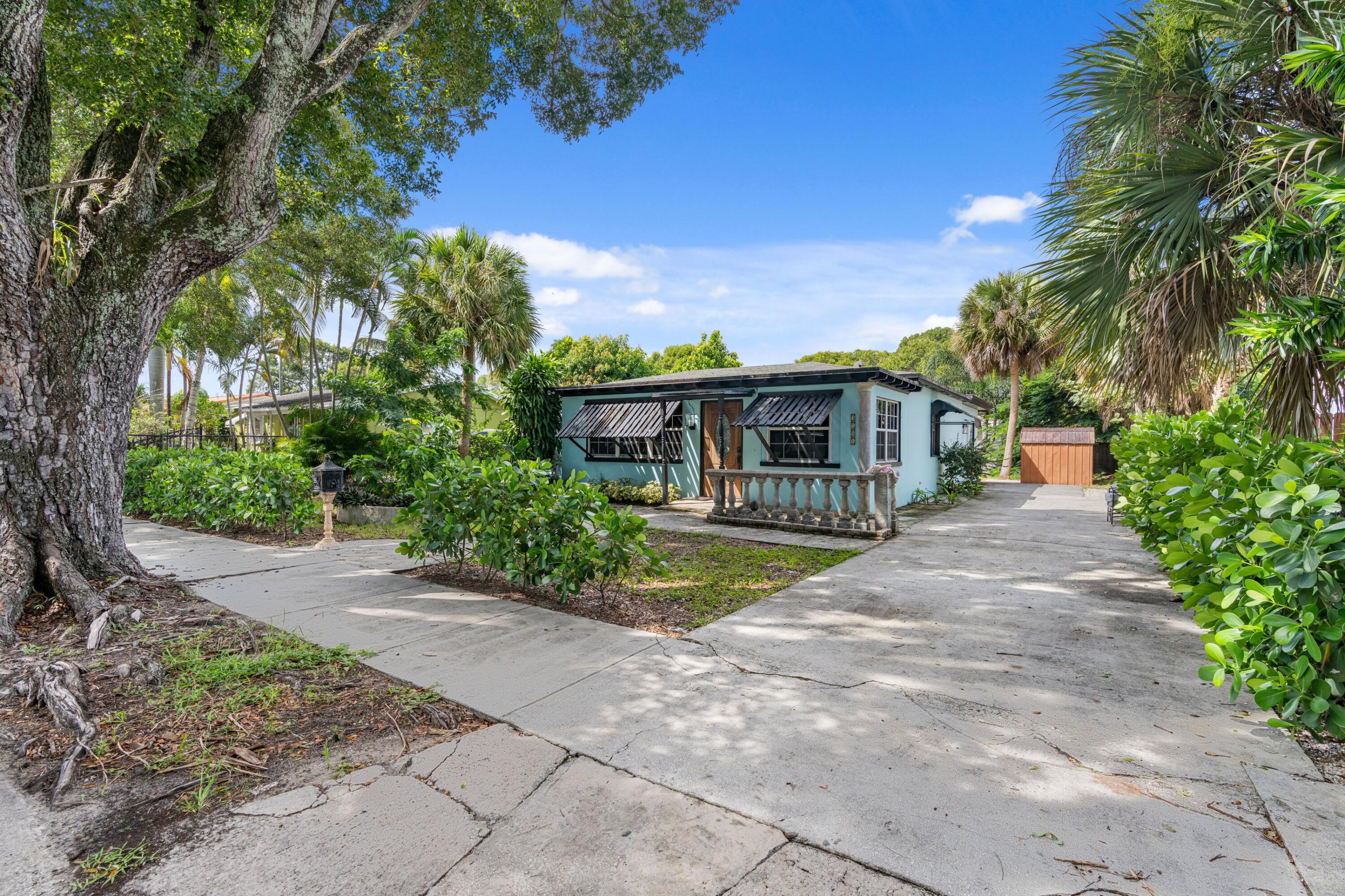 View details of listing 3101 Glenwood Road, West Palm Beach, FL 33405 West Palm Beach with MLS#