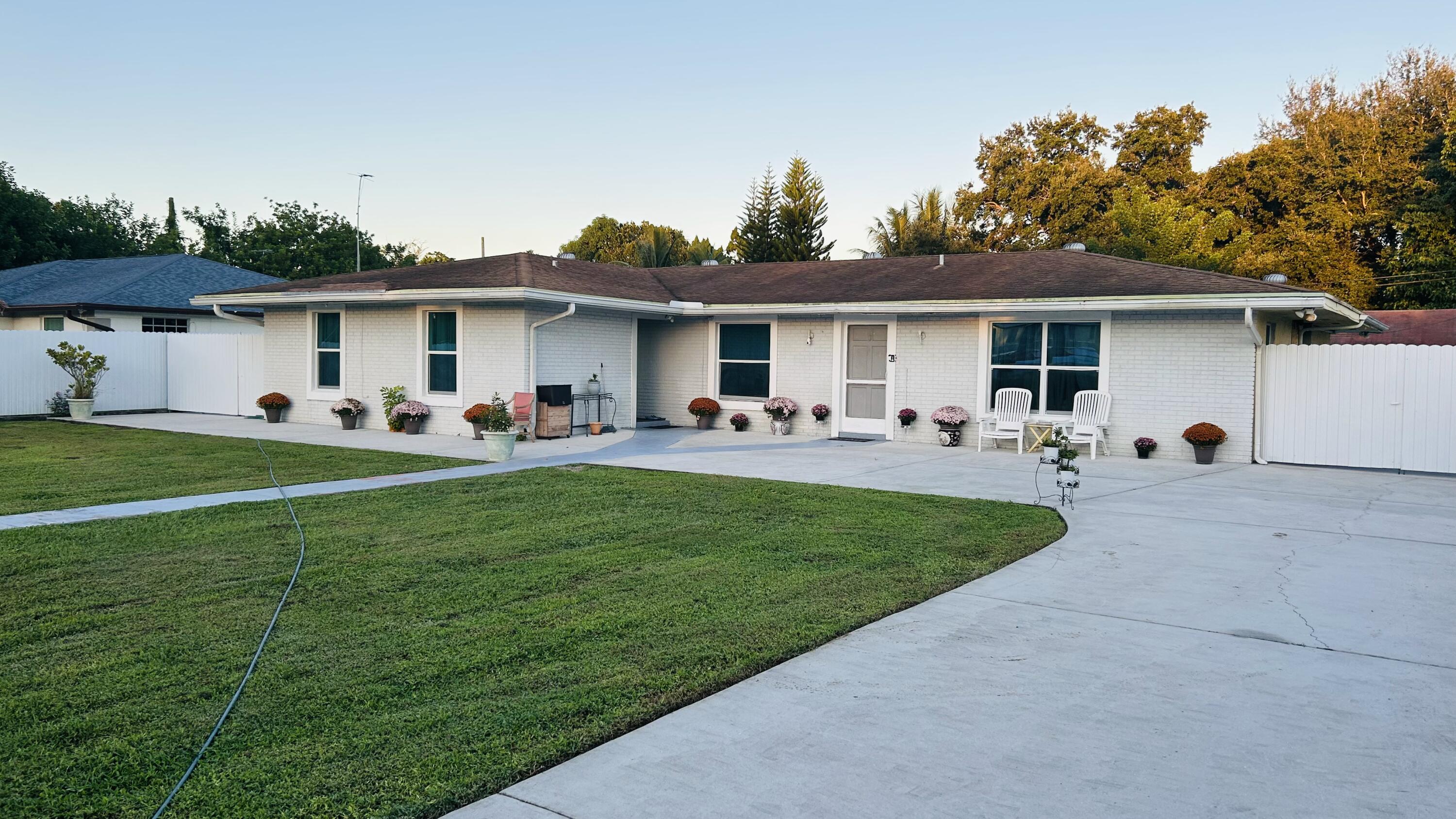 Listing  2084 Laura Lane, West Palm Beach, FL 33415, West Palm Beach, FL 33415