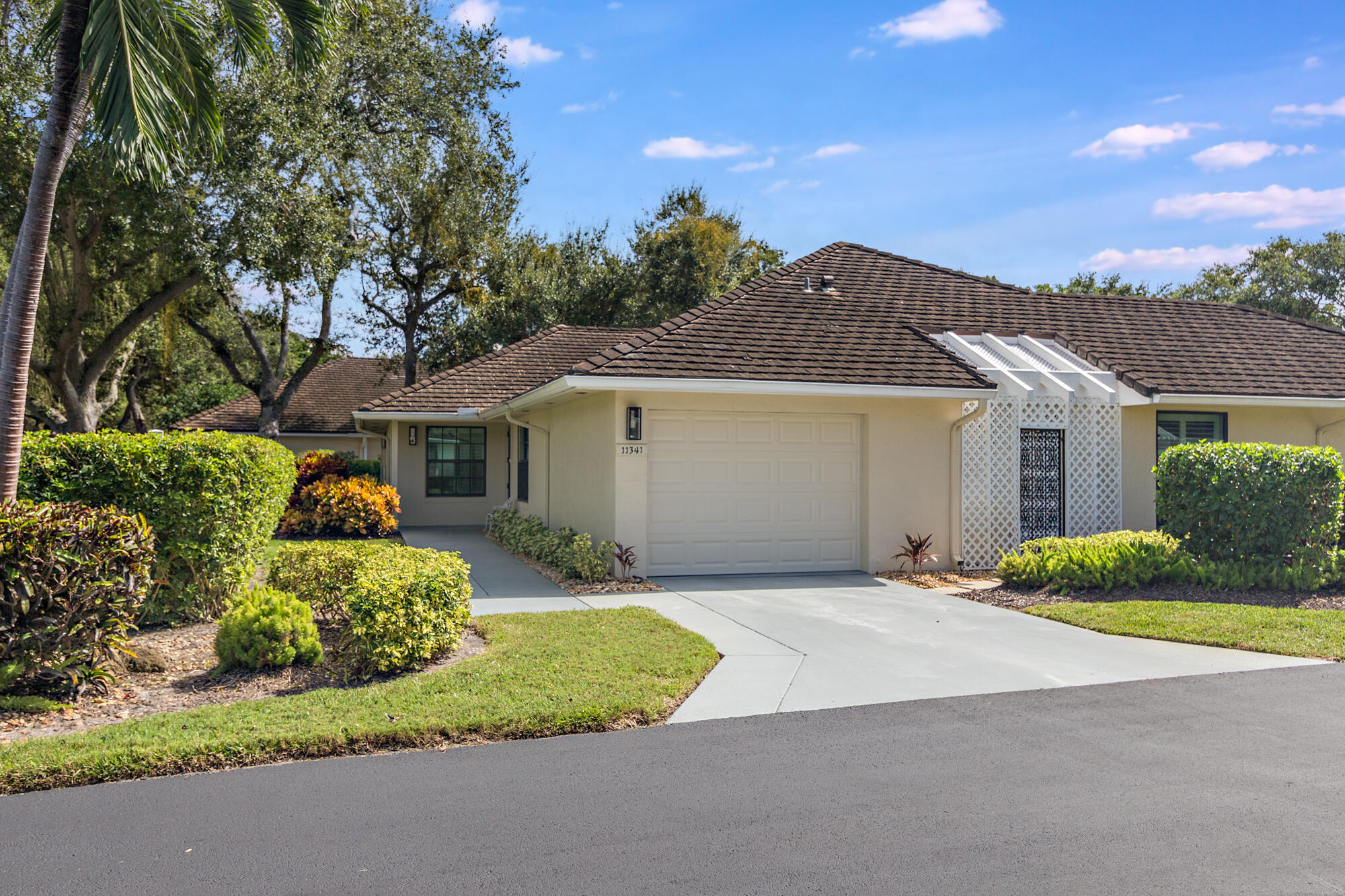 View details of listing 11341 Briarwood Place, North Palm Beach, FL 33408 North Palm Beach with MLS#