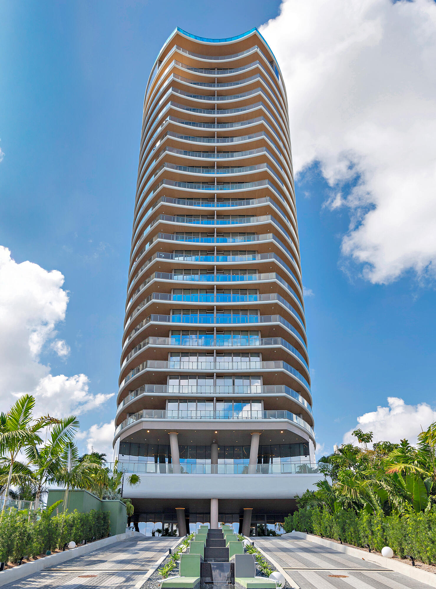 View details of listing 1333 S Flagler Drive 2202, West Palm Beach, FL 33401 West Palm Beach with MLS#