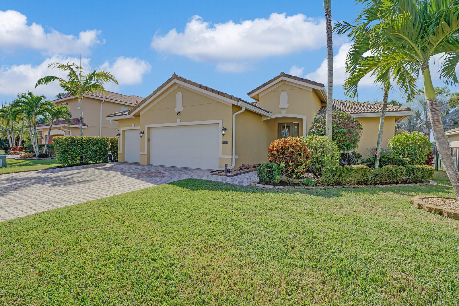 View details of listing 9328 Silent Oak Circle, West Palm Beach, FL 33411 West Palm Beach with MLS#