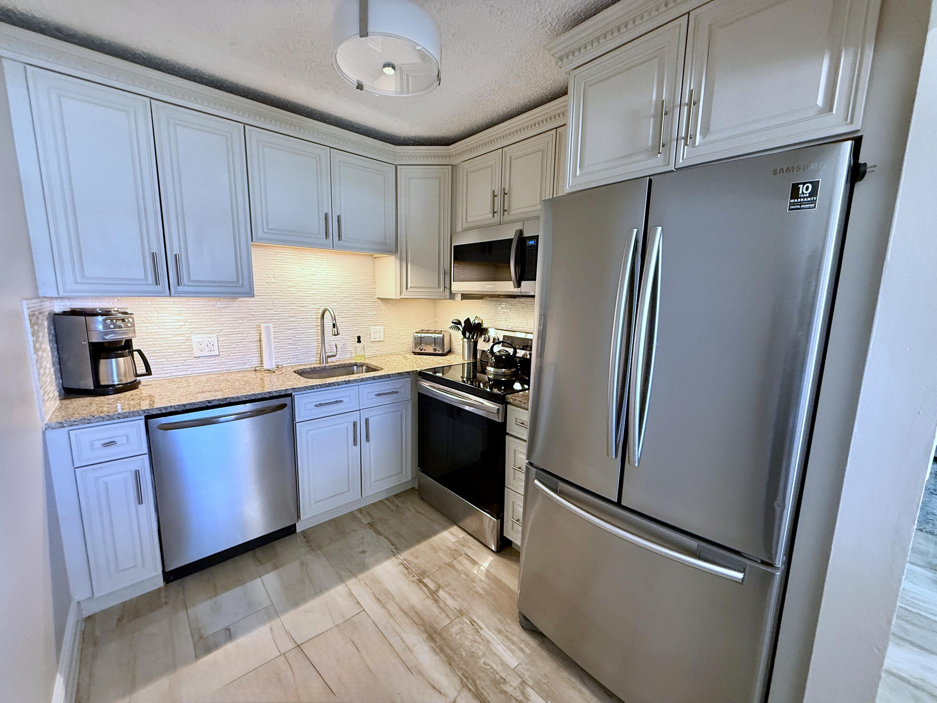View details of listing 359 Oakridge T, Deerfield Beach, FL 33442 Deerfield Beach with MLS#