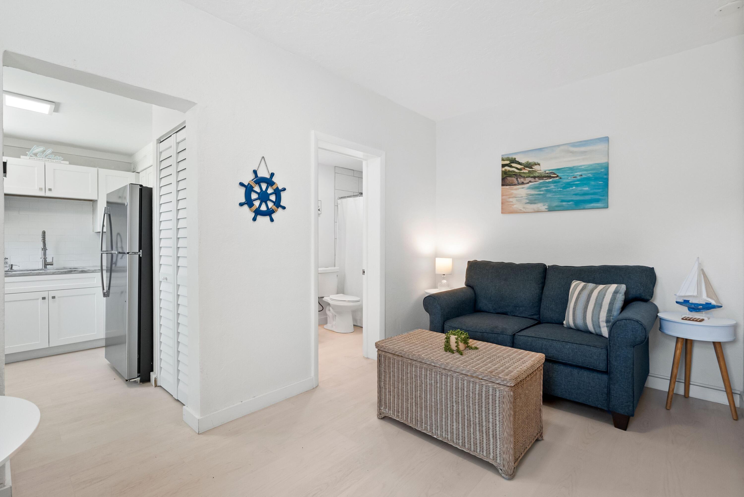 View details of listing 670 Hernando Street E, Fort Pierce, FL 34949 Fort Pierce with MLS# 