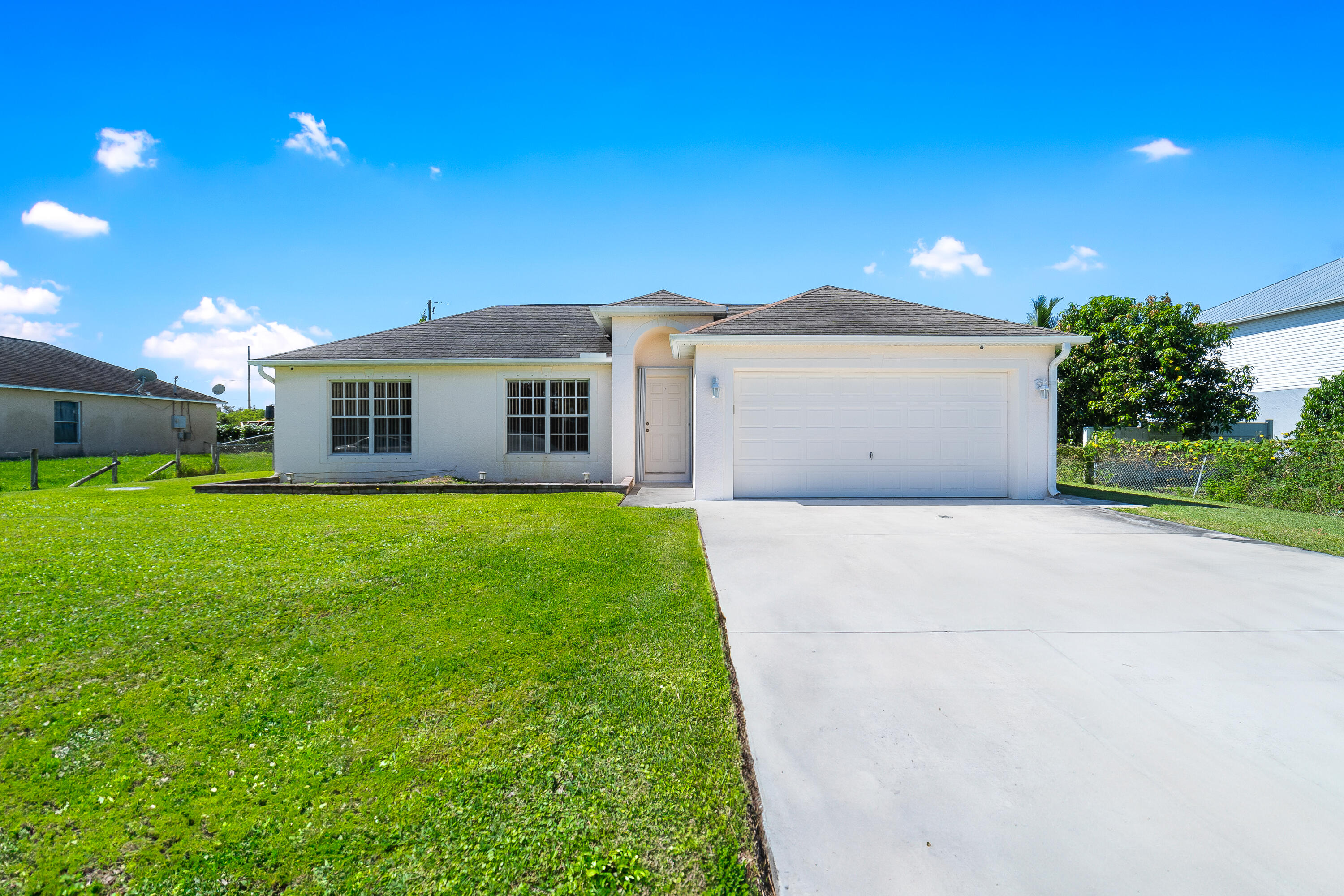 View details of listing 1165 SE 40th Avenue, Okeechobee, FL 34974 Okeechobee with MLS#