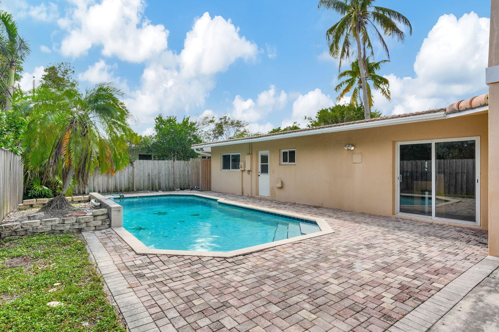 View details of listing 1300 NE 26th Avenue NE, Pompano Beach, FL 33062 Pompano Beach with MLS#