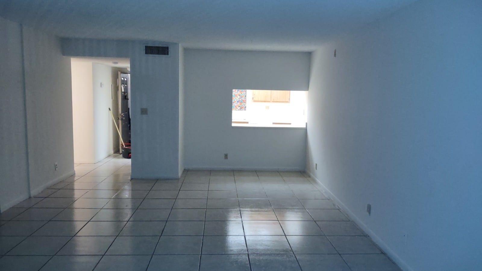 View details of listing 1950 N Congresss Avenue J211, West Palm Beach, FL 33401 West Palm Beach with MLS#