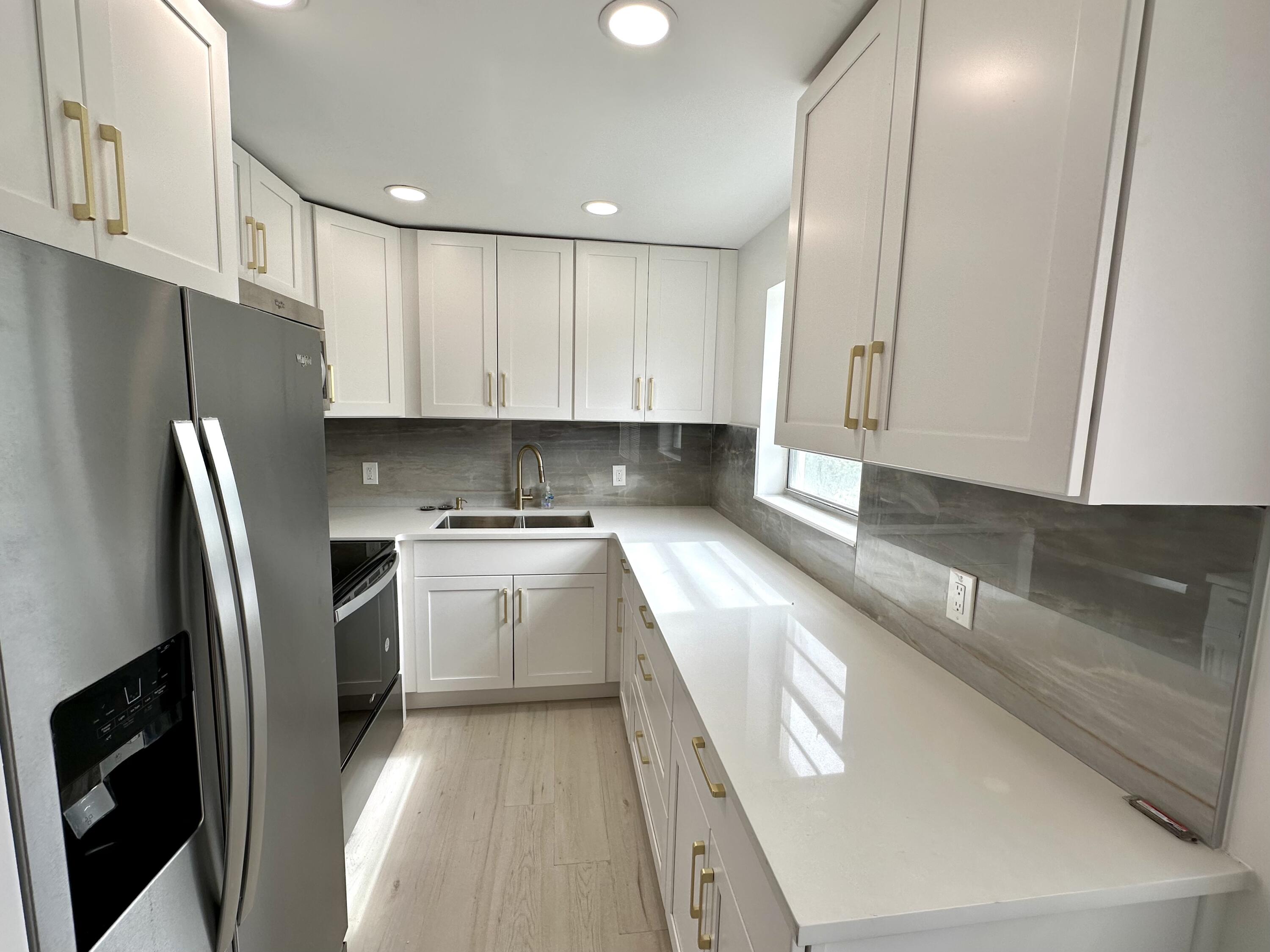 View details of listing 121 Sheffield F, West Palm Beach, FL 33417 West Palm Beach with MLS#