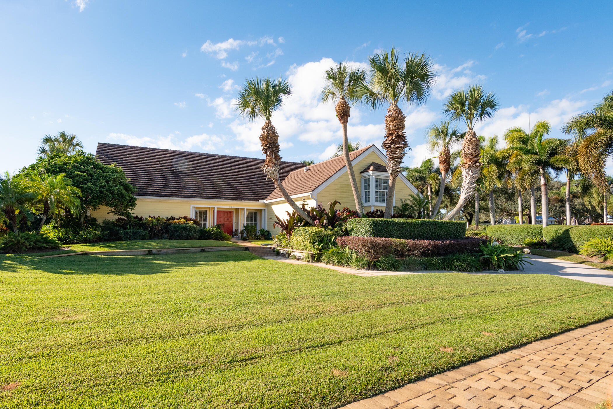 View details of listing 3360 SE Golf Trail, Stuart, FL 34997 Stuart with MLS# 