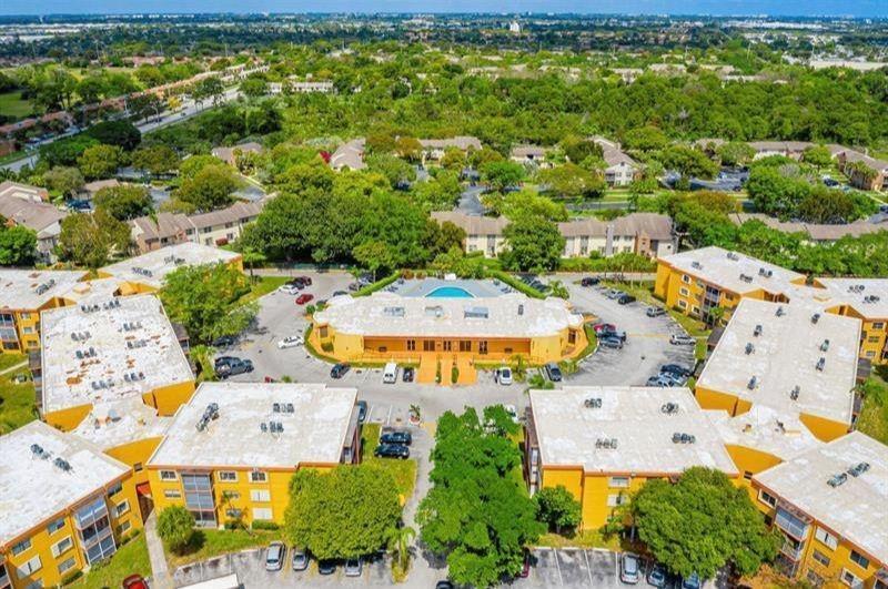 View details of listing 4374 NW 9th Avenue 17-3b, Deerfield Beach, FL 33064 Deerfield Beach with MLS# 