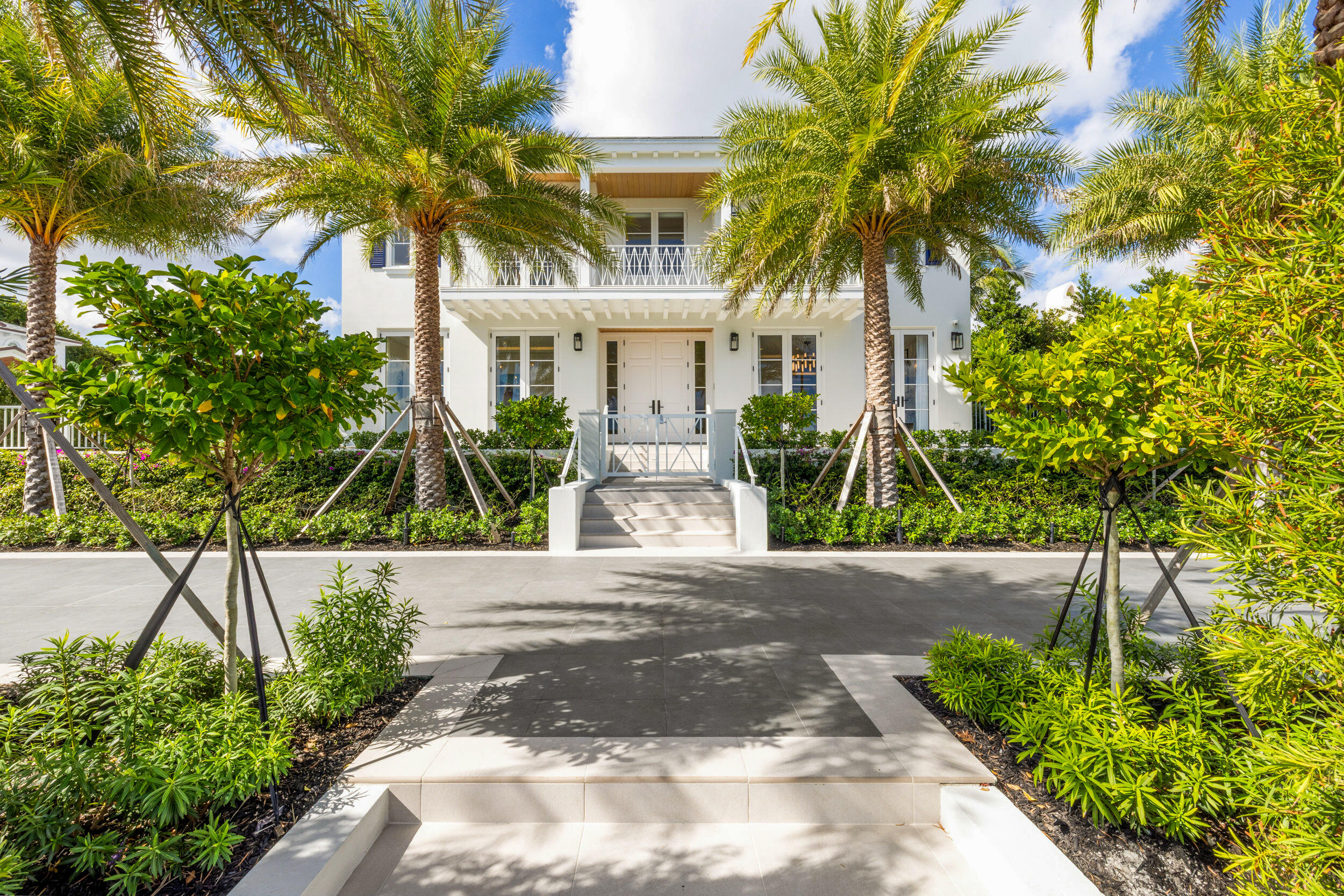 View details of listing 2415 S Flagler Drive, West Palm Beach, FL 33401 West Palm Beach with MLS# 