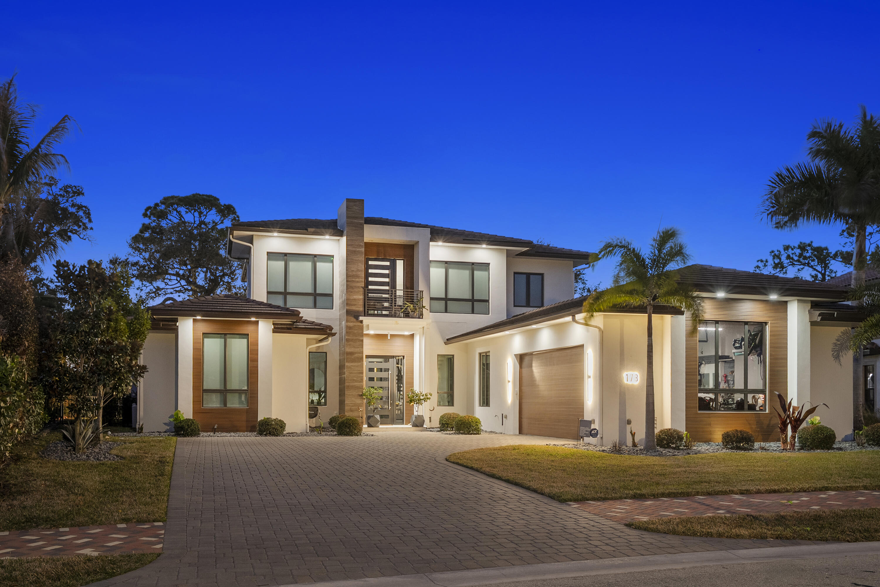 View details of listing 178 SE Via Lago Garda, Port St. Lucie, FL 34952 Port St. Lucie with MLS# 