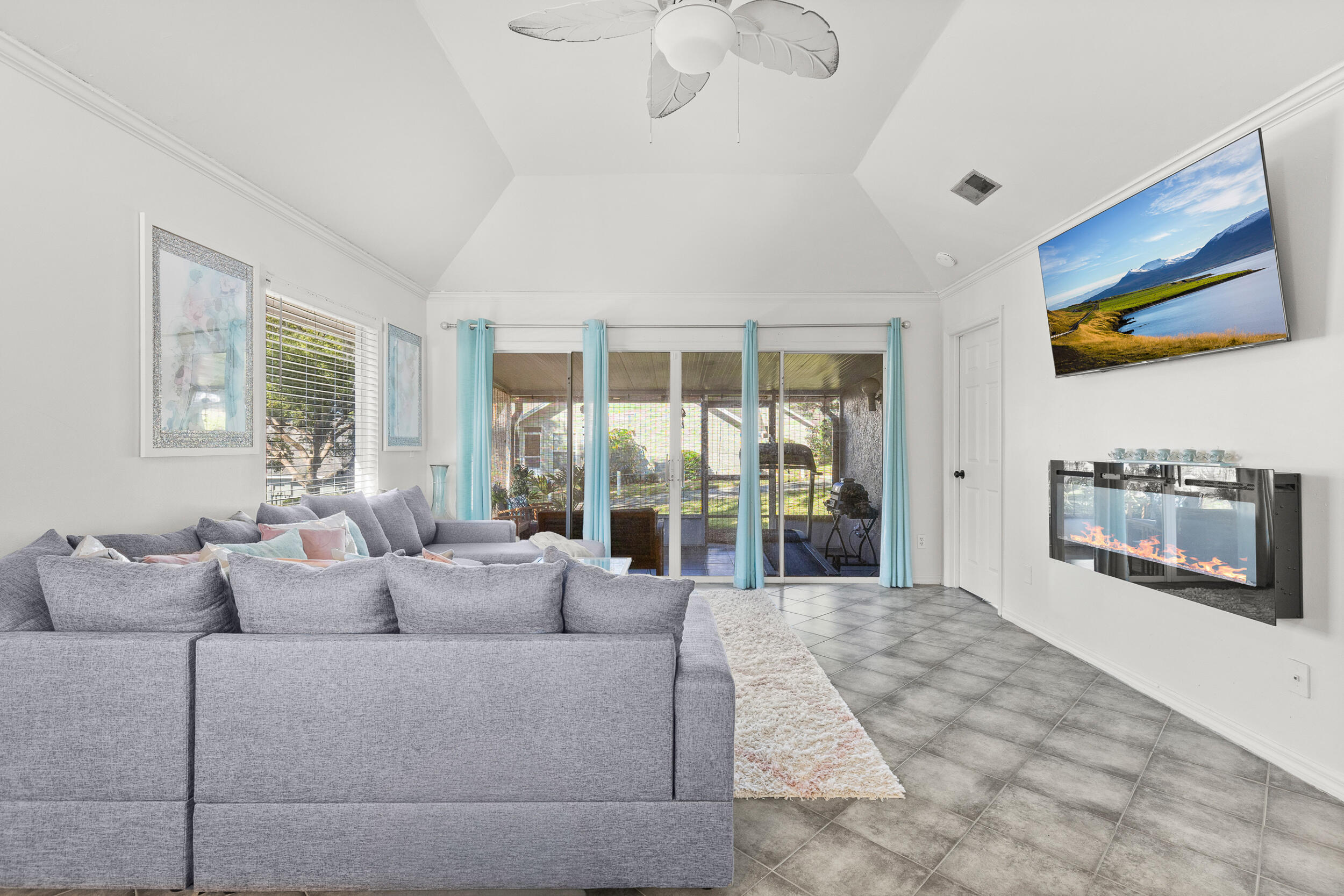 View details of listing 1329 Villa Lane 45, Apopka, FL 32712 Apopka with MLS# 