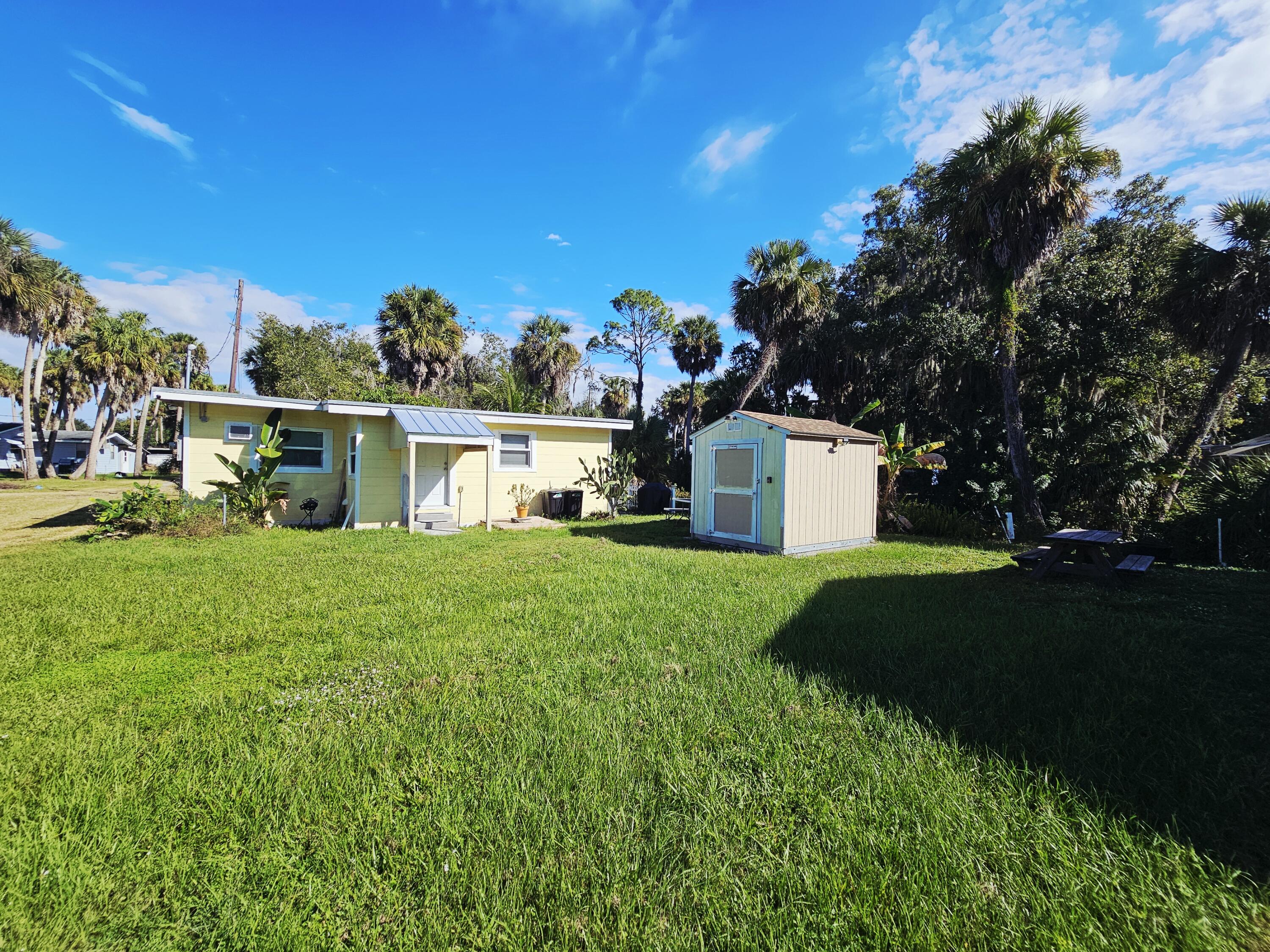 View details of listing 1087 Dusty Lane, Moore Haven, FL 33471 Moore Haven with MLS# 