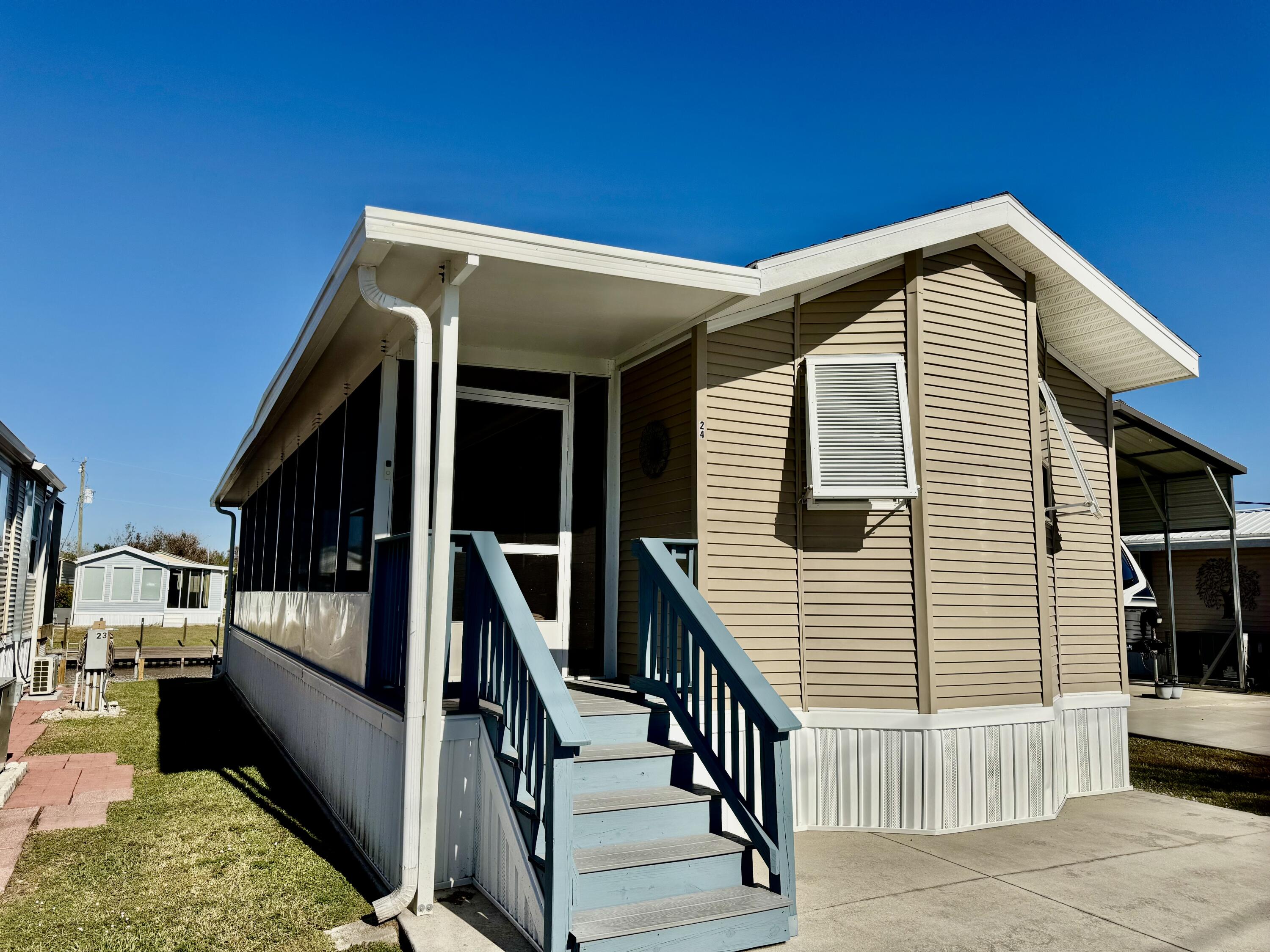 View details of listing 24 Shell Road, Okeechobee, FL 34974 Okeechobee with MLS# 
