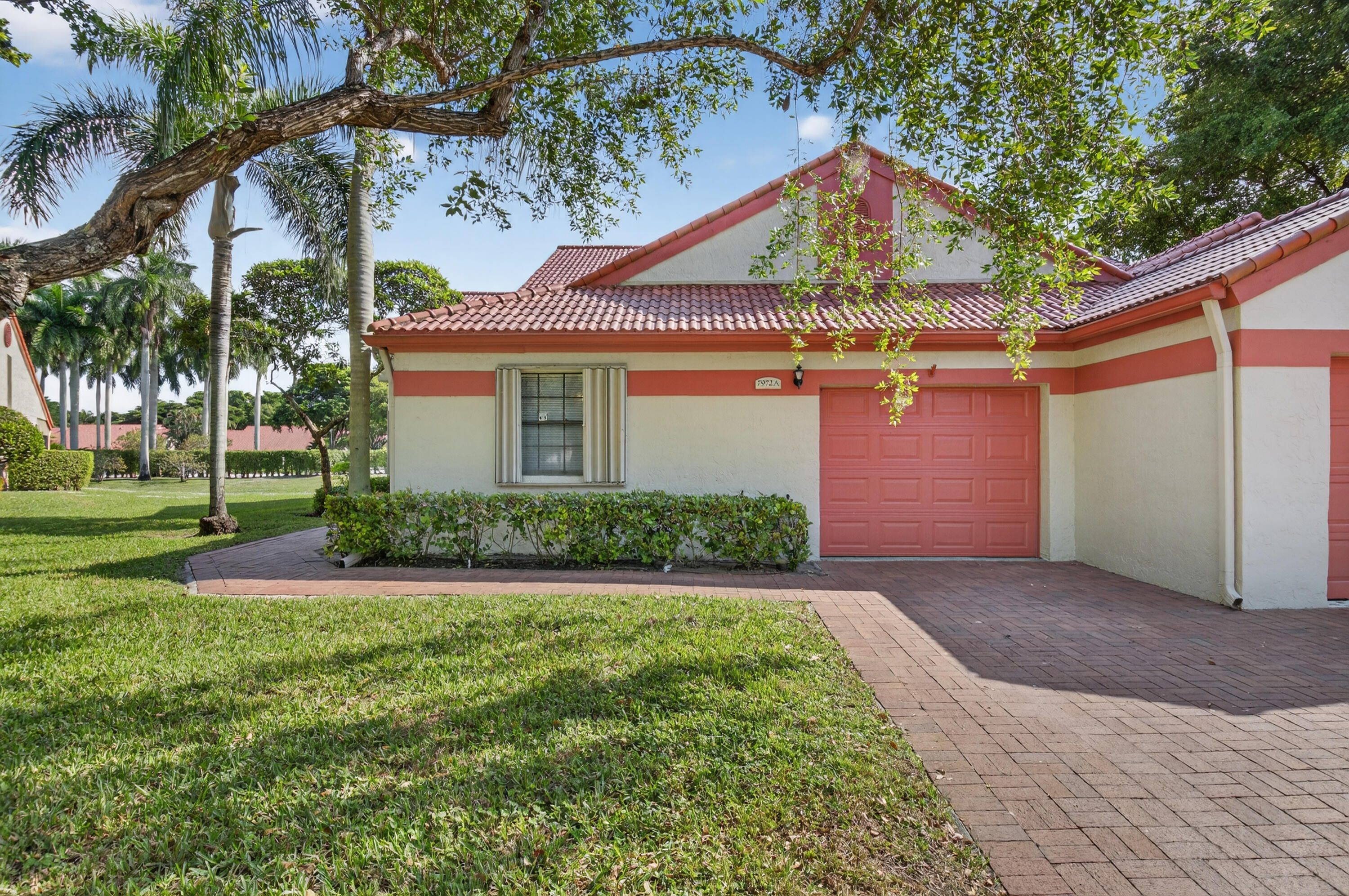 View details of listing 7972 Lexington Club Boulevard A, Delray Beach, FL 33446 Delray Beach with MLS#