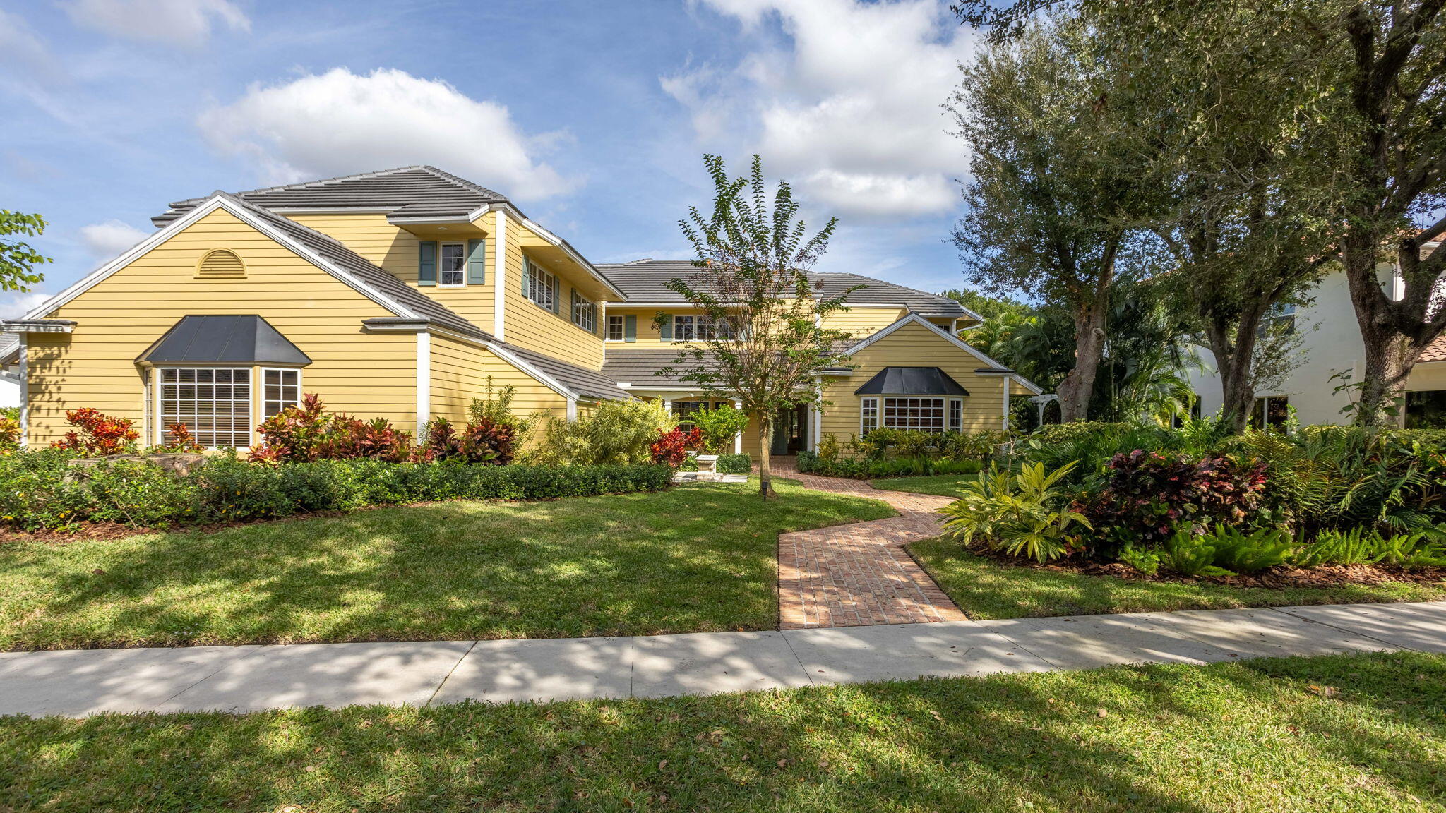 View details of listing 2883 Banyan Boulevard Circle NW, Boca Raton, FL 33431 Boca Raton with MLS# 