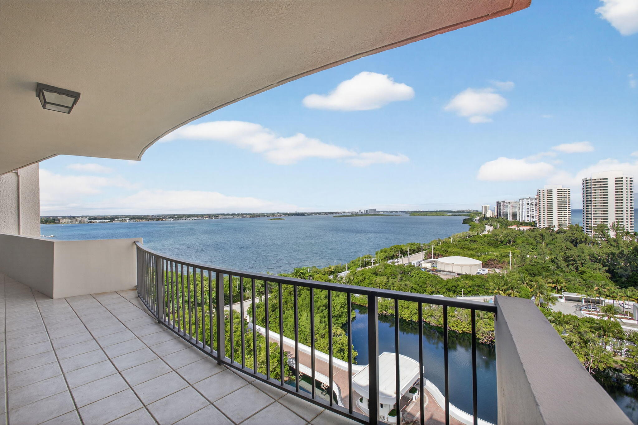 View details of listing 4200 N Ocean Drive 2-1606, Riviera Beach, FL 33404 Riviera Beach with MLS# 