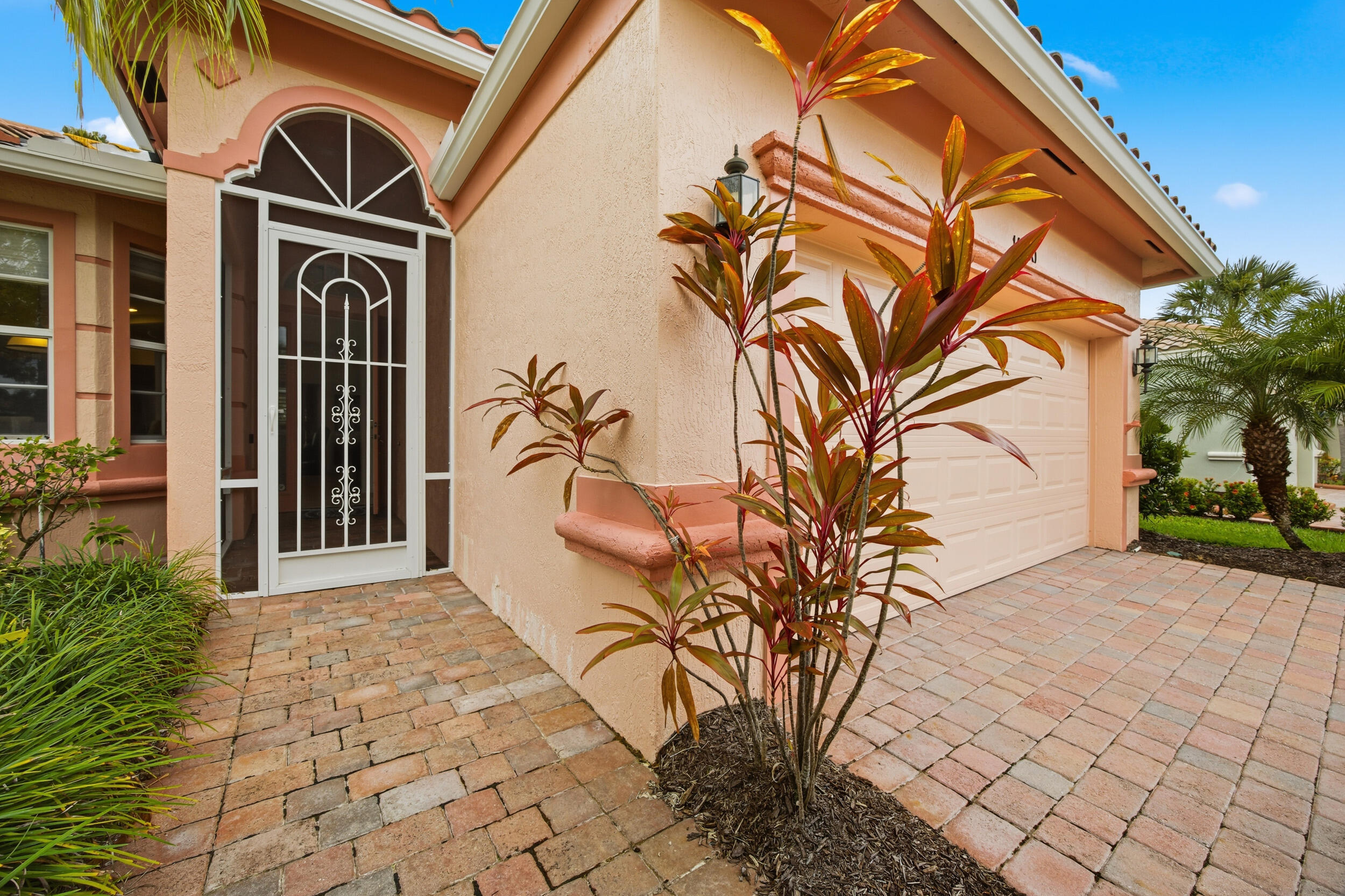 View details of listing 11200 SW Birch Tree Circle, Port St. Lucie, FL 34987 Port St. Lucie with MLS# 
