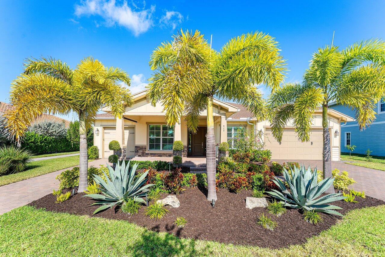 View details of listing 940 Hookline Circle, Loxahatchee, FL 33470 Loxahatchee with MLS# 
