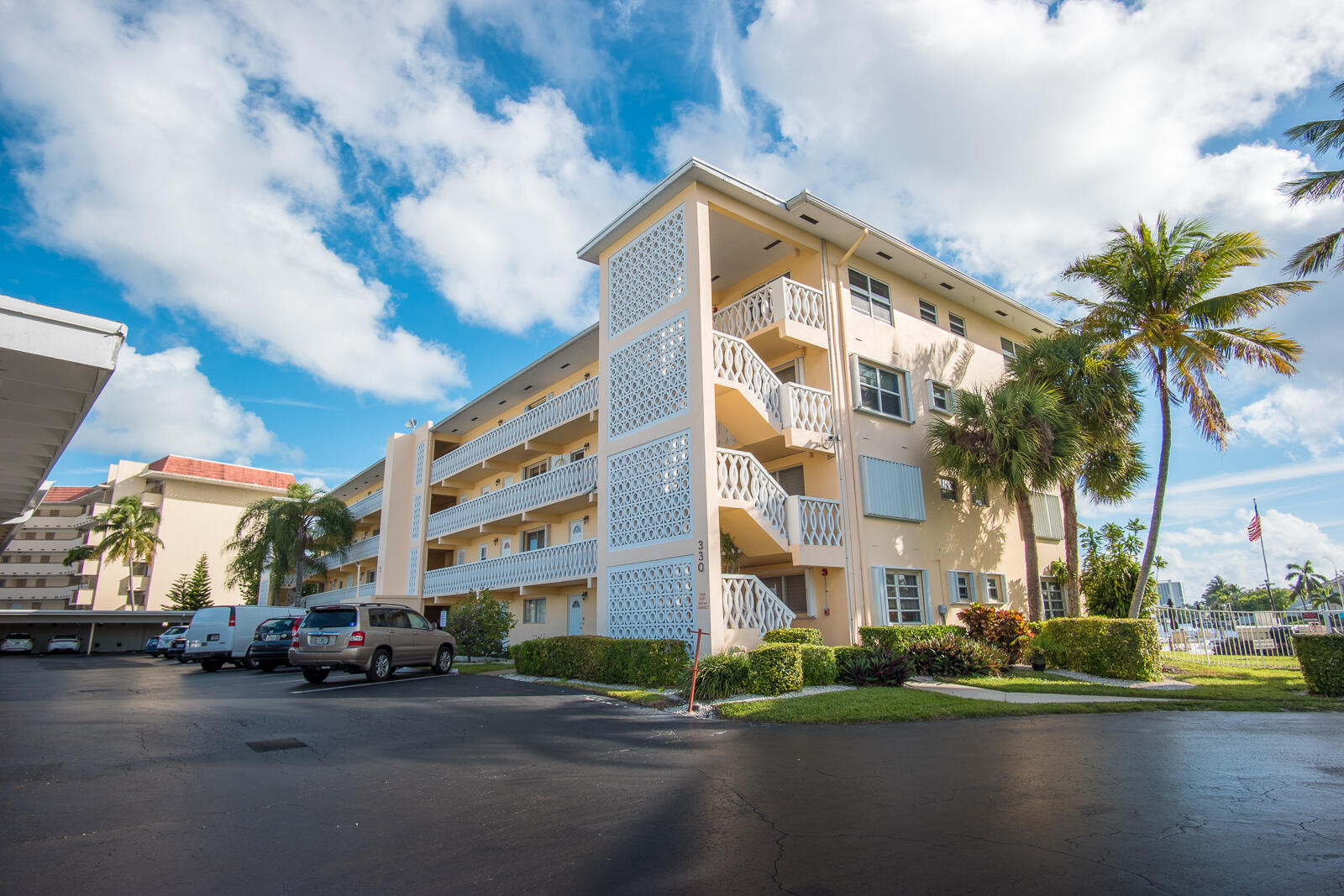 Listing  230 N Federal Highway 205, Deerfield Beach, FL 33441, Deerfield Beach, FL 33441
