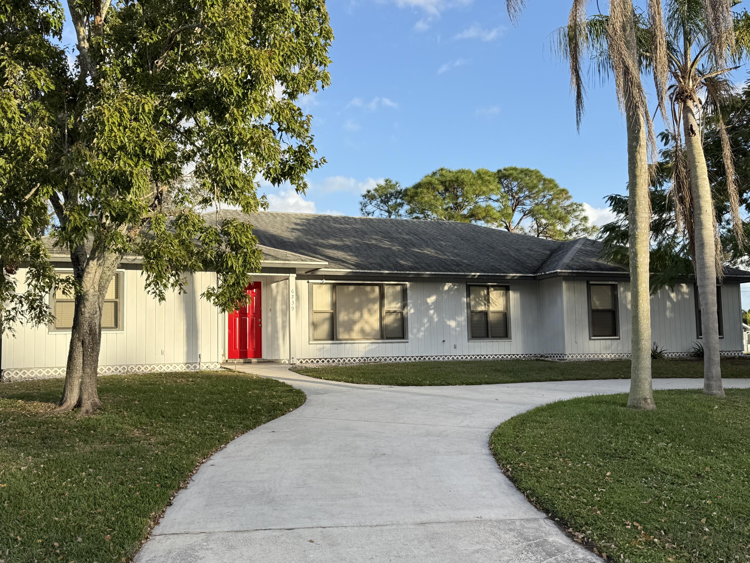 View details of listing 6539 SE Held Court, Stuart, FL 34997 Stuart with MLS#