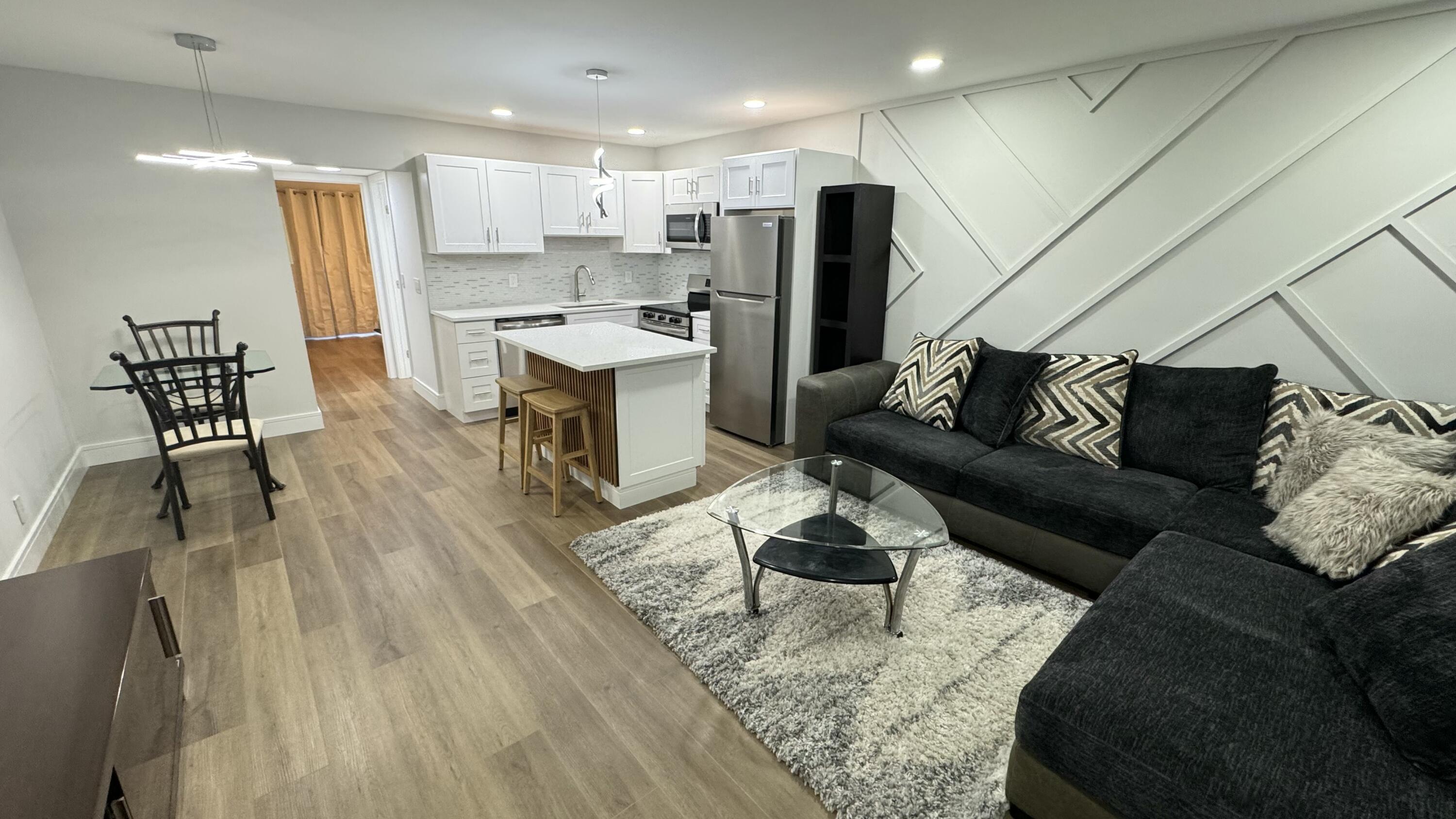 View details of listing 91 Coventry D, West Palm Beach, FL 33417 West Palm Beach with MLS#