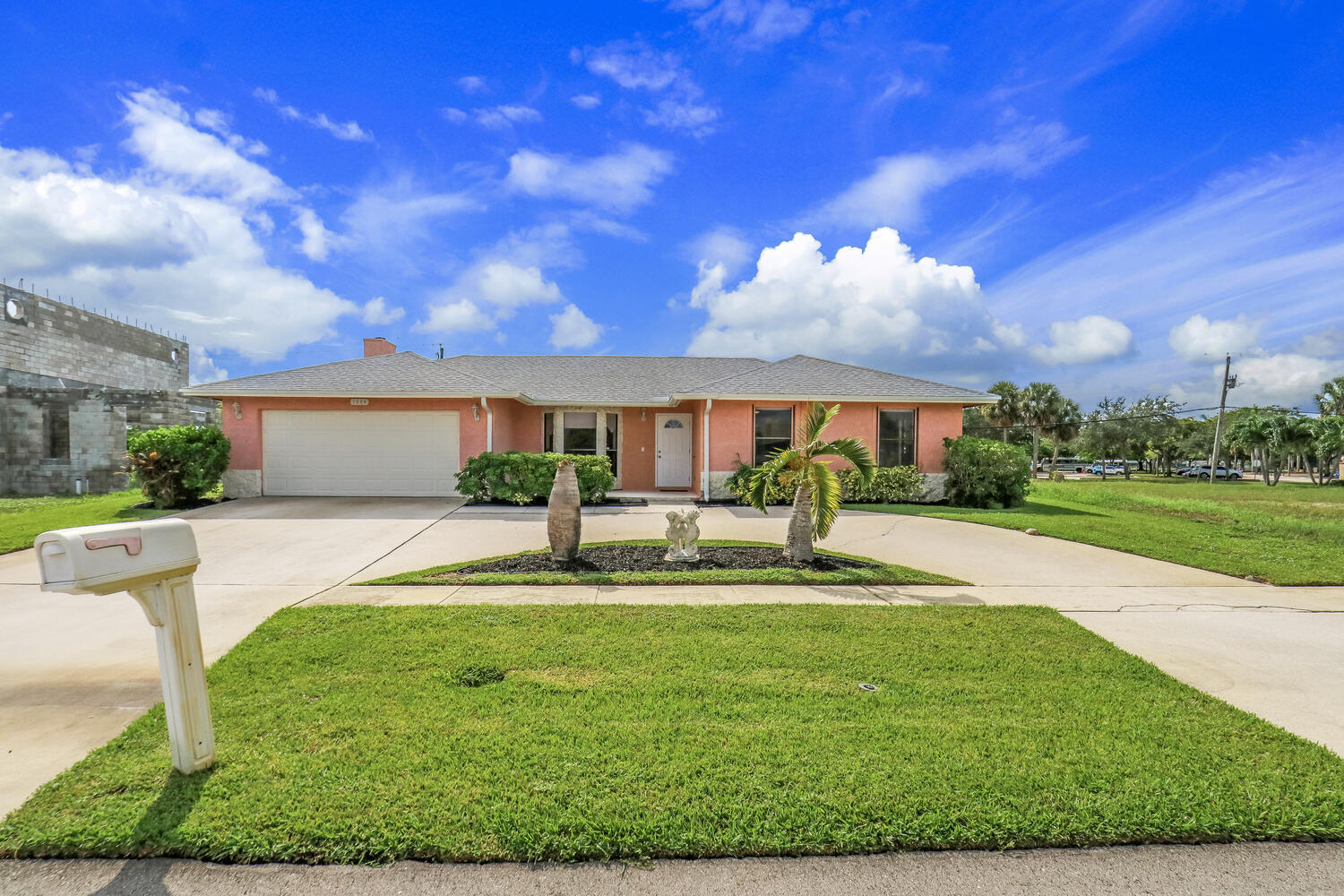 View details of listing 1334 N Mangonia Drive Drive, West Palm Beach, FL 33401 West Palm Beach with MLS#