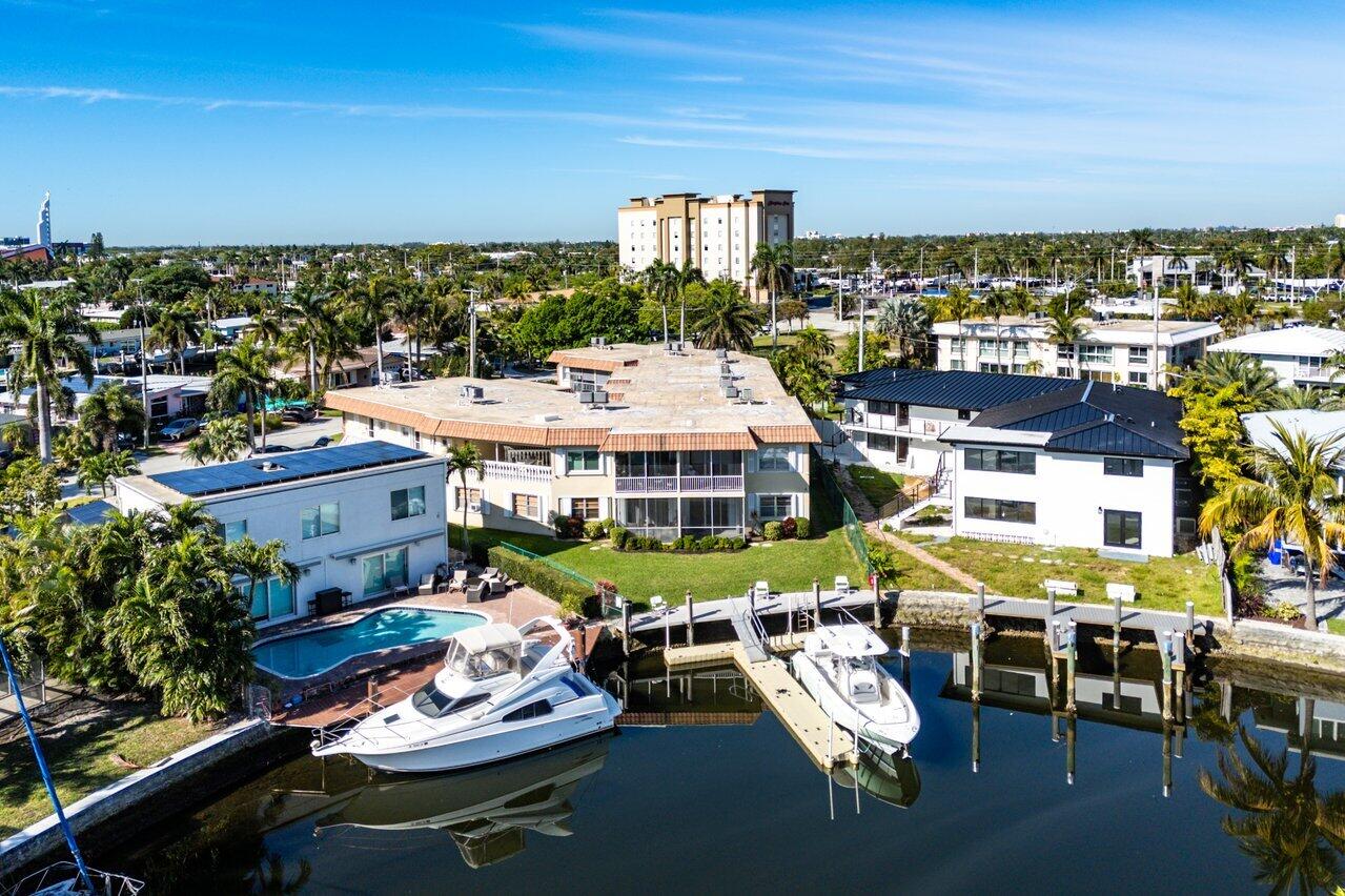 View details of listing 2201 SE 9th Street 107, Pompano Beach, FL 33062 Pompano Beach with MLS#