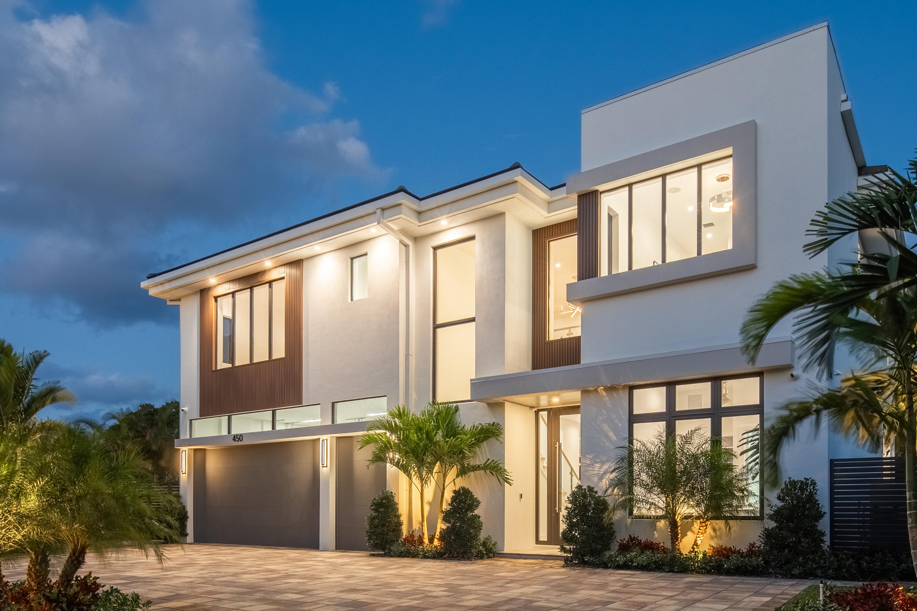 View details of listing 450 NE Spanish Court, Boca Raton, FL 33432 Boca Raton with MLS#